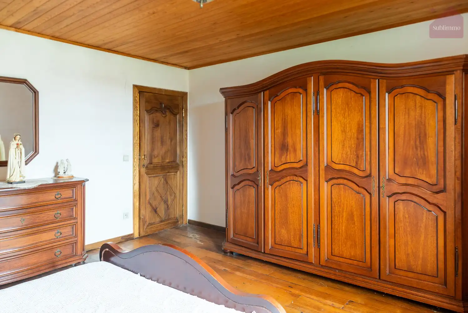 Ruime gezinswoning met 6 slaapkamers op een uitzonderlijk groot perceel van 21a 73ca foto 19