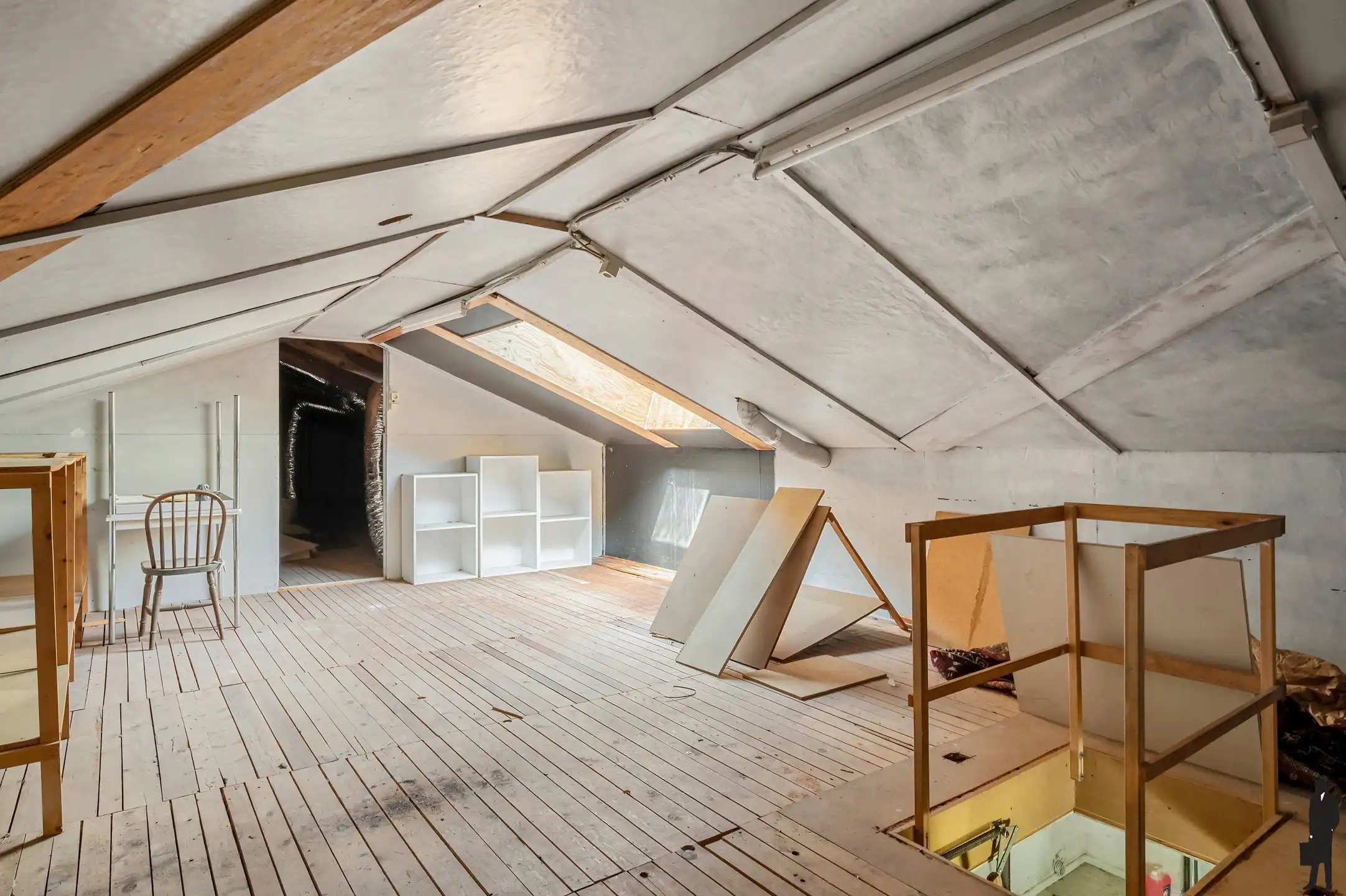 Een volledig te renoveren gelijkvloerse villa (heden kantoor) op ca. 2.438 m² foto 16