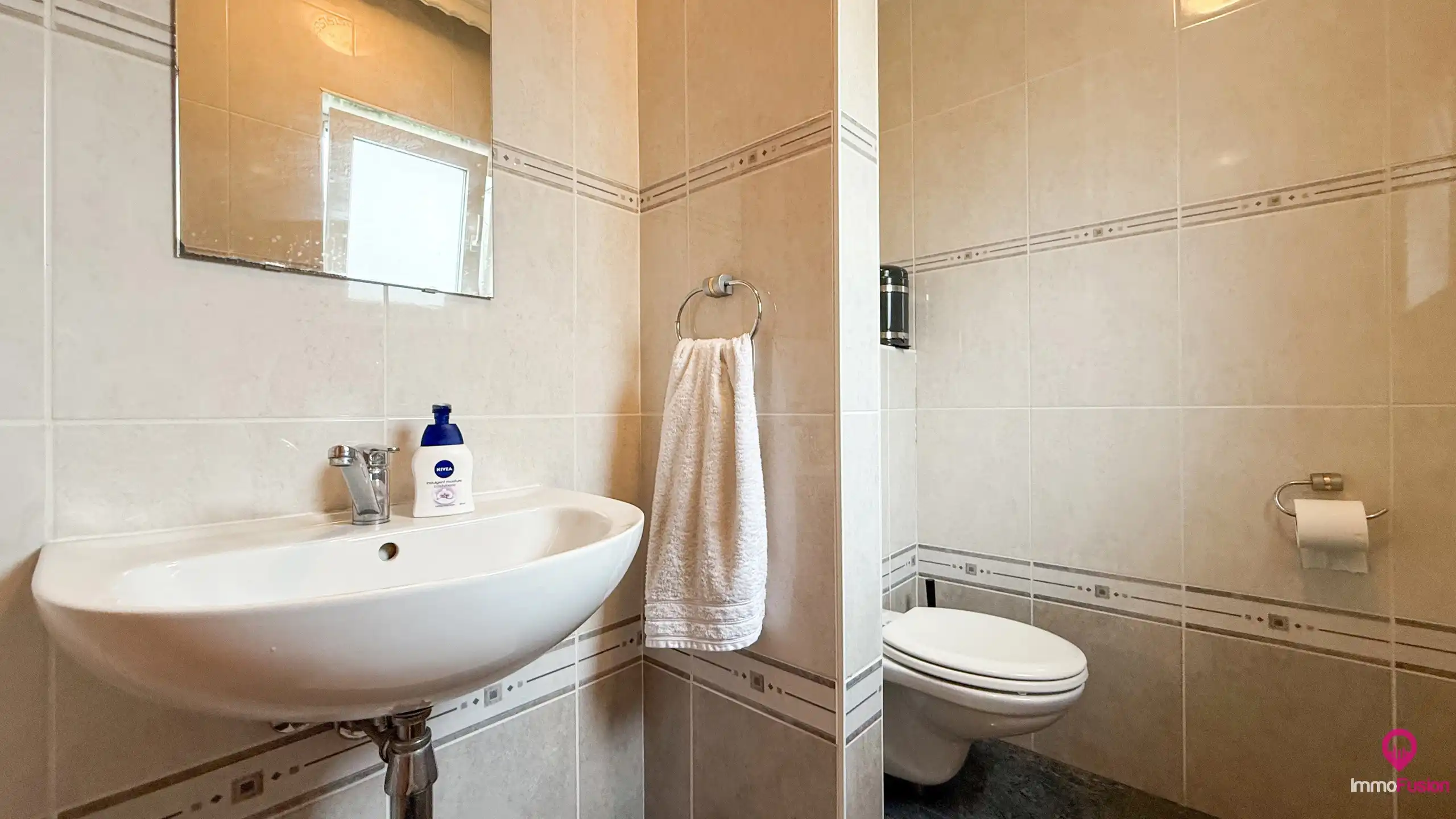 Ruime woning van 285m² met 5 slpks en apart bureel ruimte!  foto 13