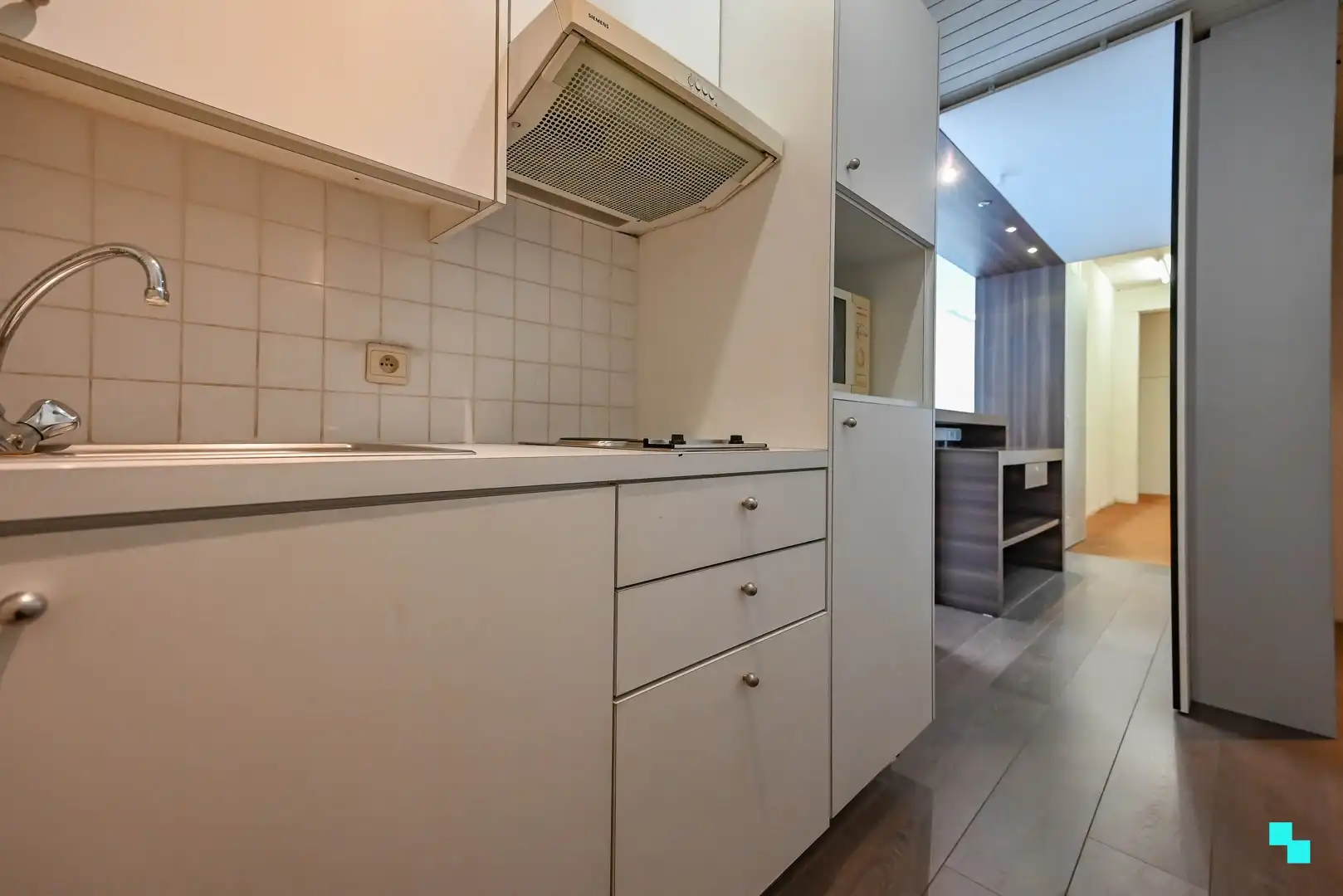 Centraal gelegen handelspand met etalage in hartje Lendelede foto 17