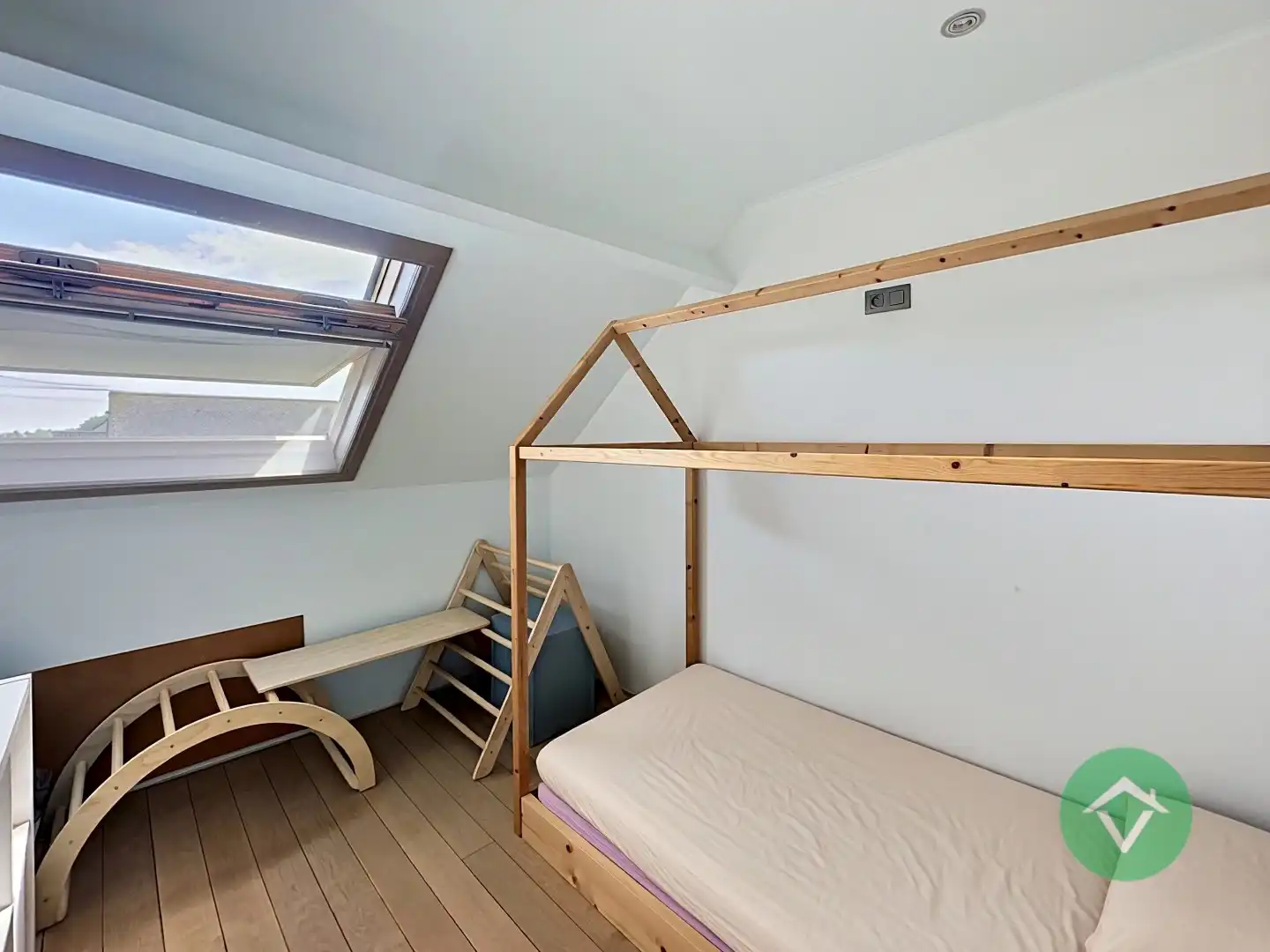 Instapklare gezinswoning met drie slaapkamers te huur in het centrum van Moere foto 8