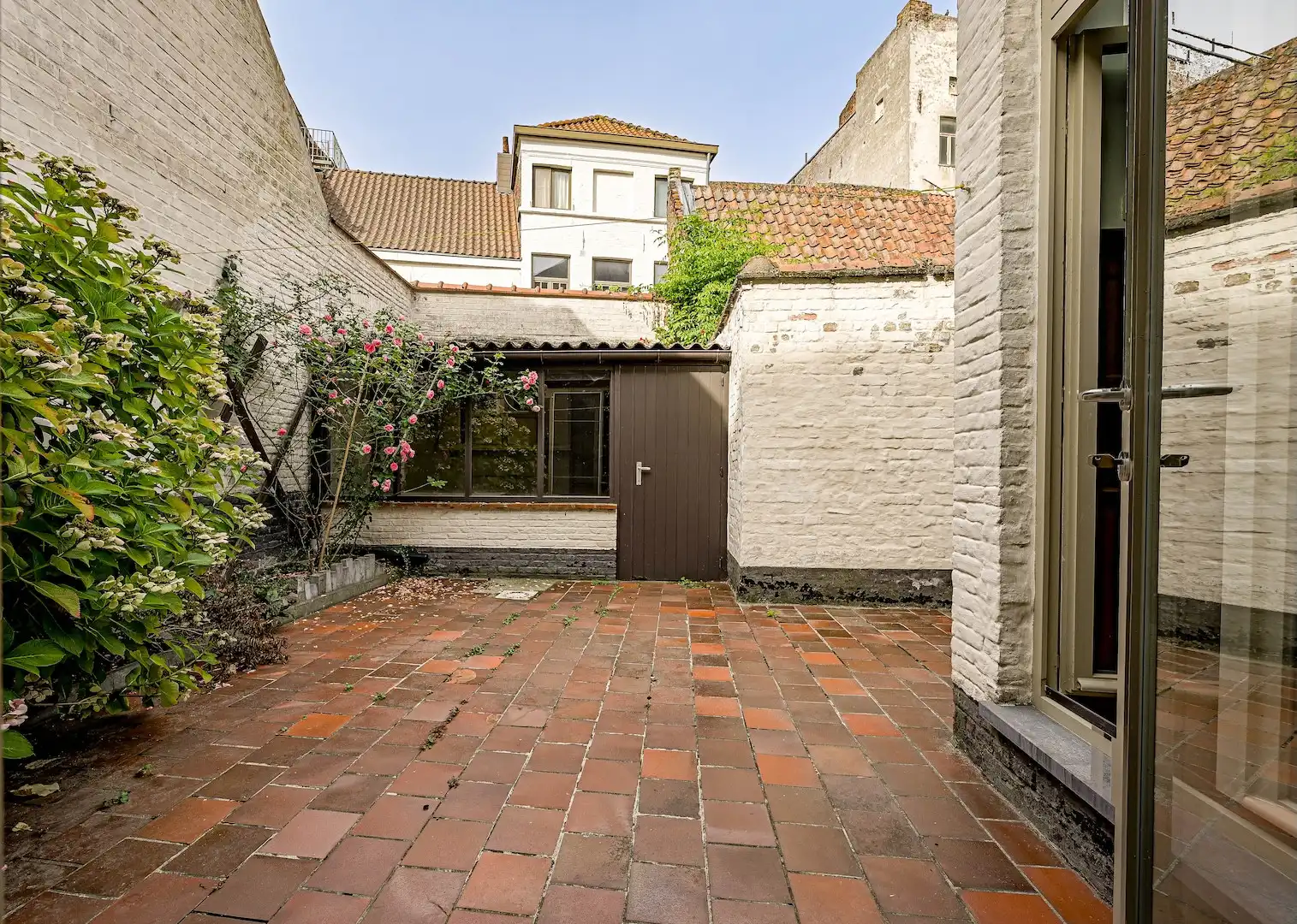 heel authentieke Brugse woning met kleine garage en 2 terrassen + vergunning voor gastenkamer foto 18
