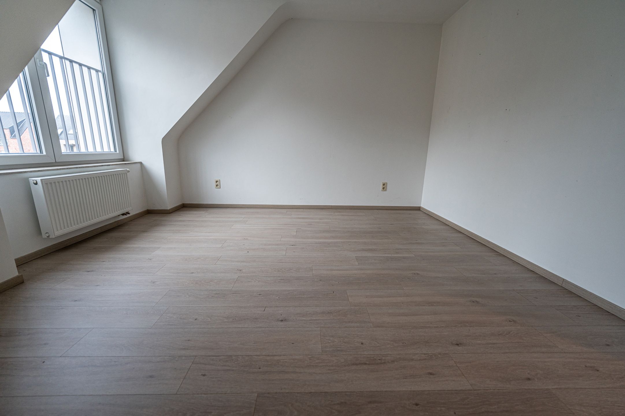 Duplexappartement met groot terras, gelegen in het centrum van Schriek. foto 12