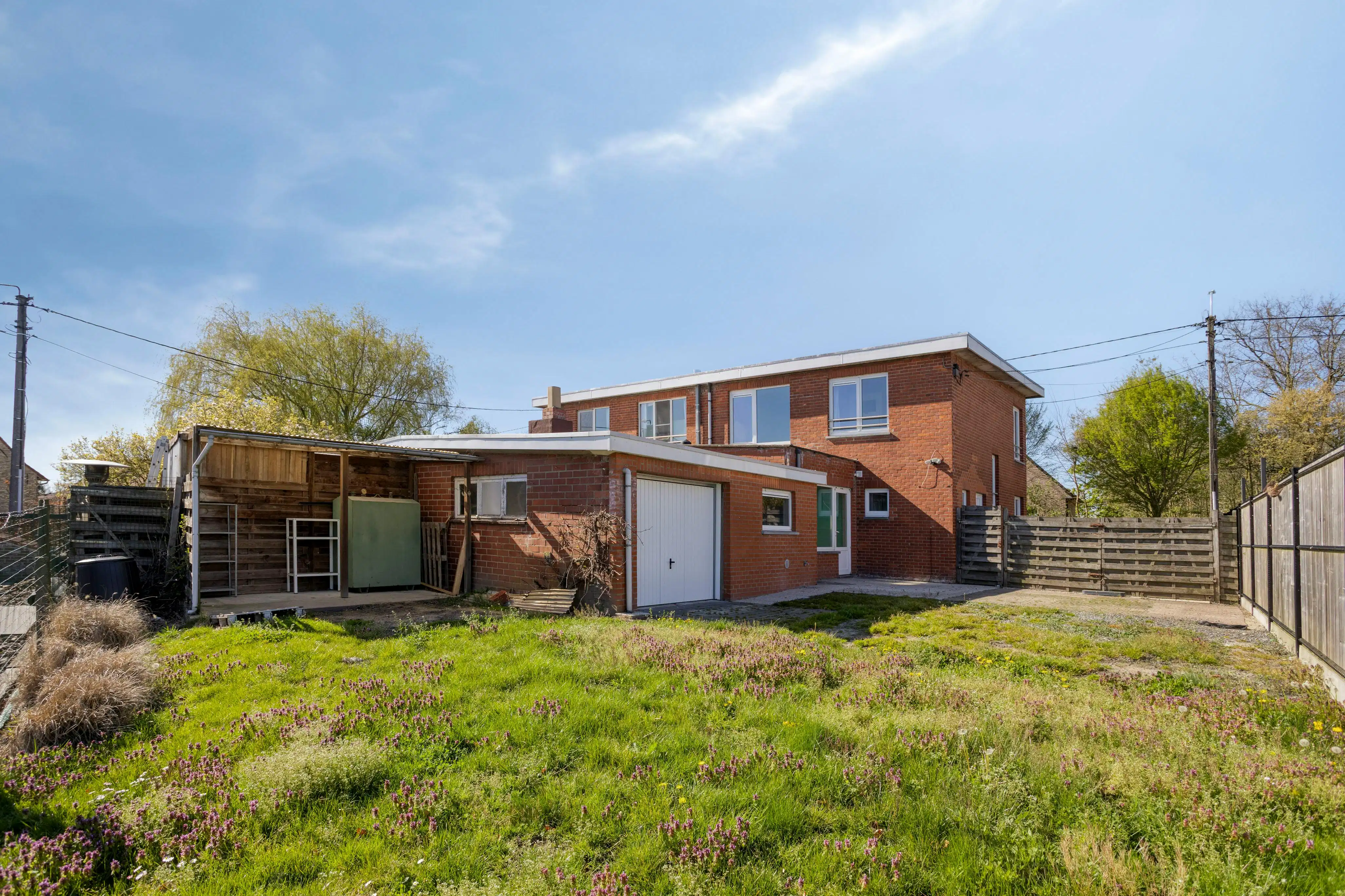 Halfopen bebouwing te koop in Zedelgem met 3 slaapkamers foto 2