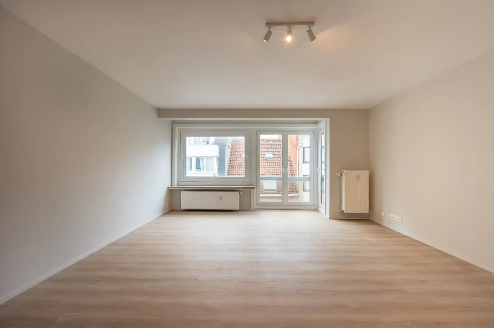 Instapklaar appartement op zeer centrale ligging tussen Lichttorenplein en Dumortierlaan foto 3