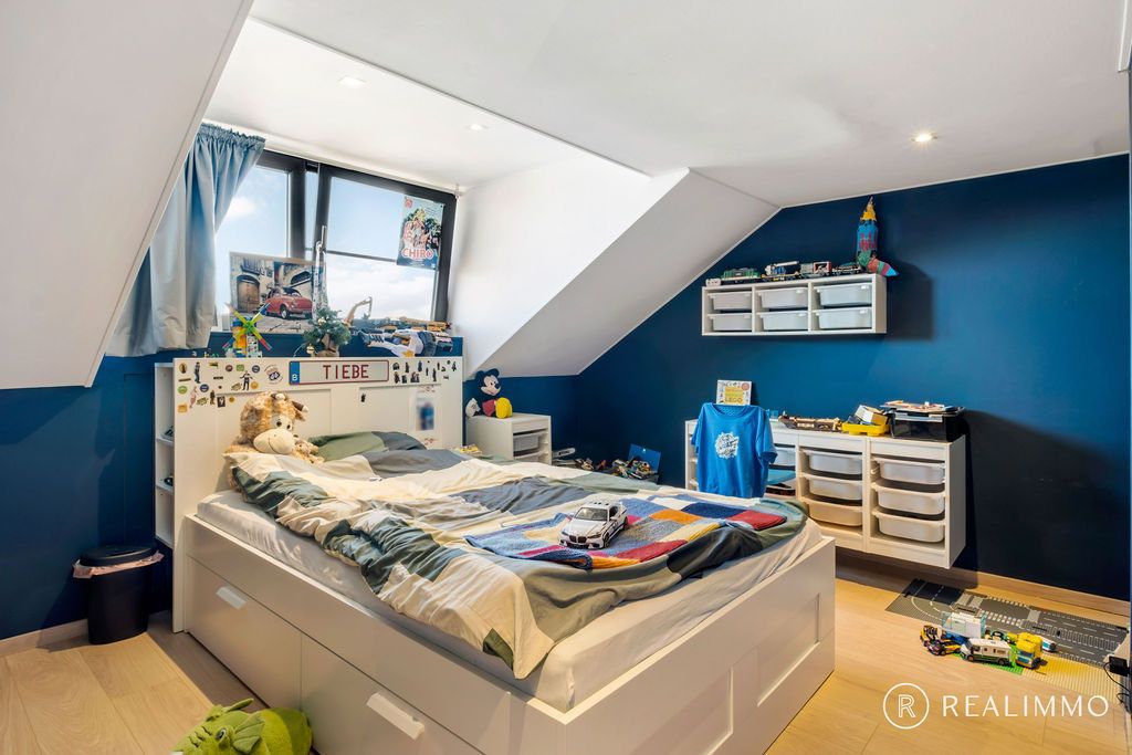 Instapklare woning met tuin, garage en carport foto 14