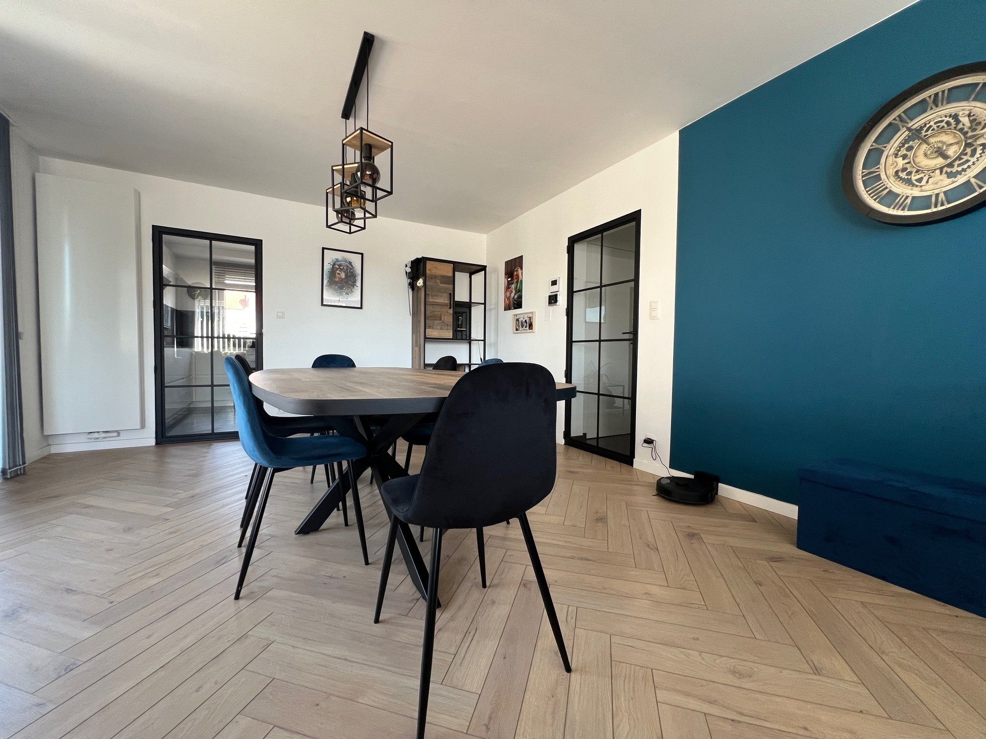 Recent gerenoveerd appartement met 2 slaapkamers op rustige ligging. foto 4