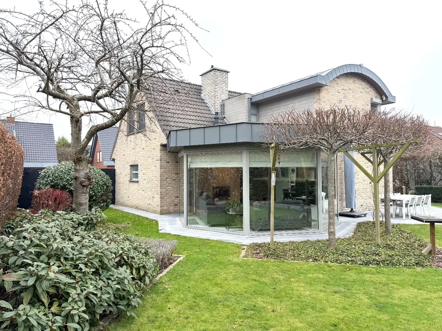 Alleenstaande woning op 770m2 te koop in Lendelede – Op wandelafstand van de kerk foto {{pictureIndex}}