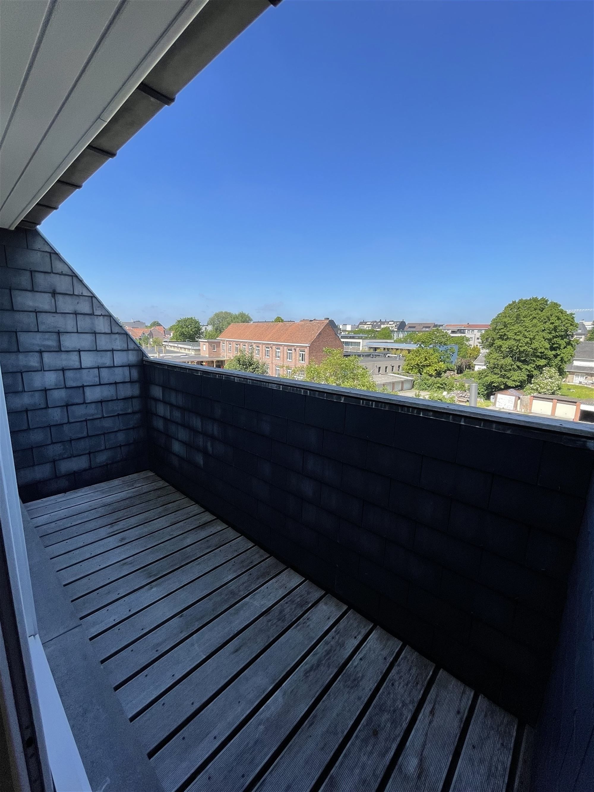 Appartement met terras en garage foto 3