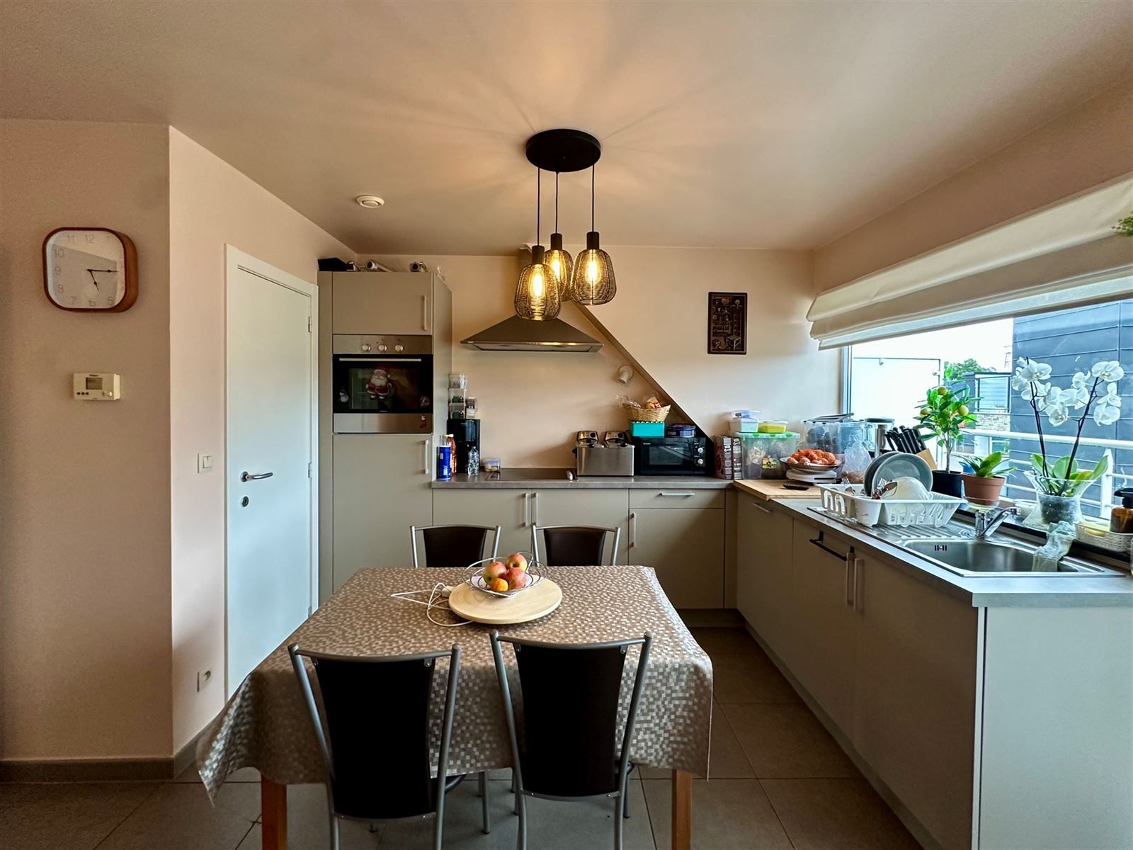 Instapklaar duplexappartement op toplocatie te Wetteren! foto 3