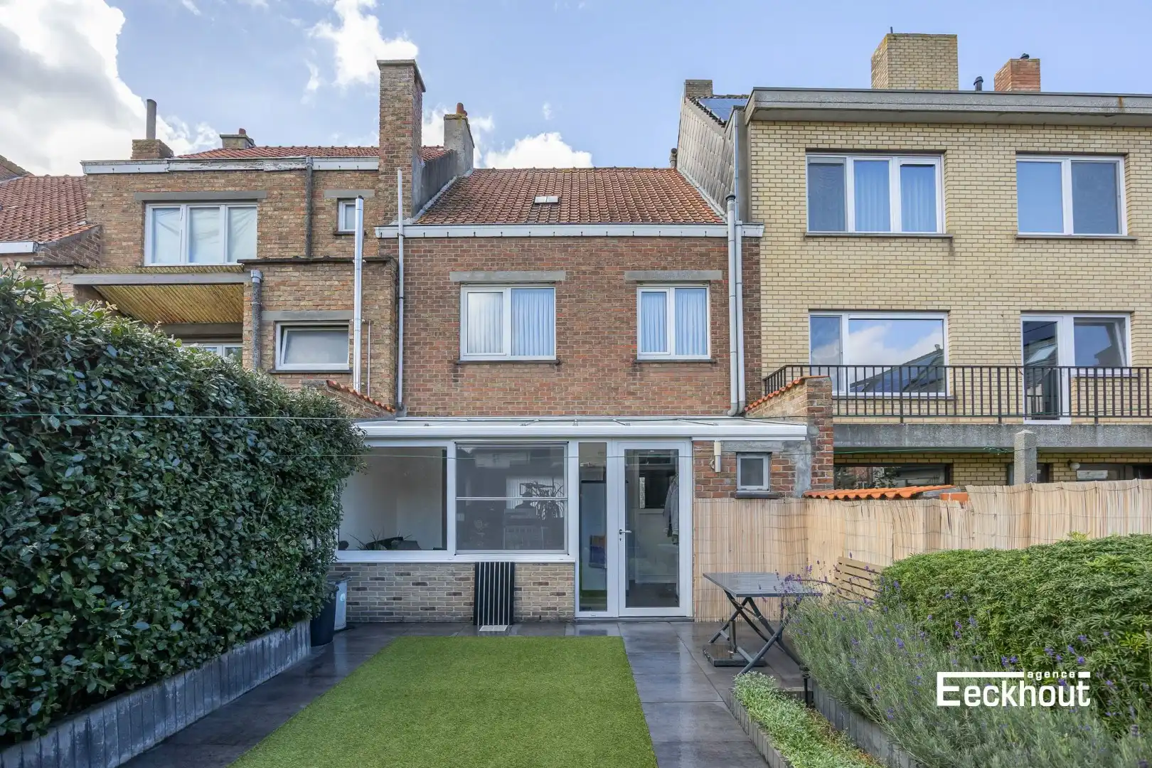Instapklare woning met zonnige tuin op zeer gunstige ligging! foto 2