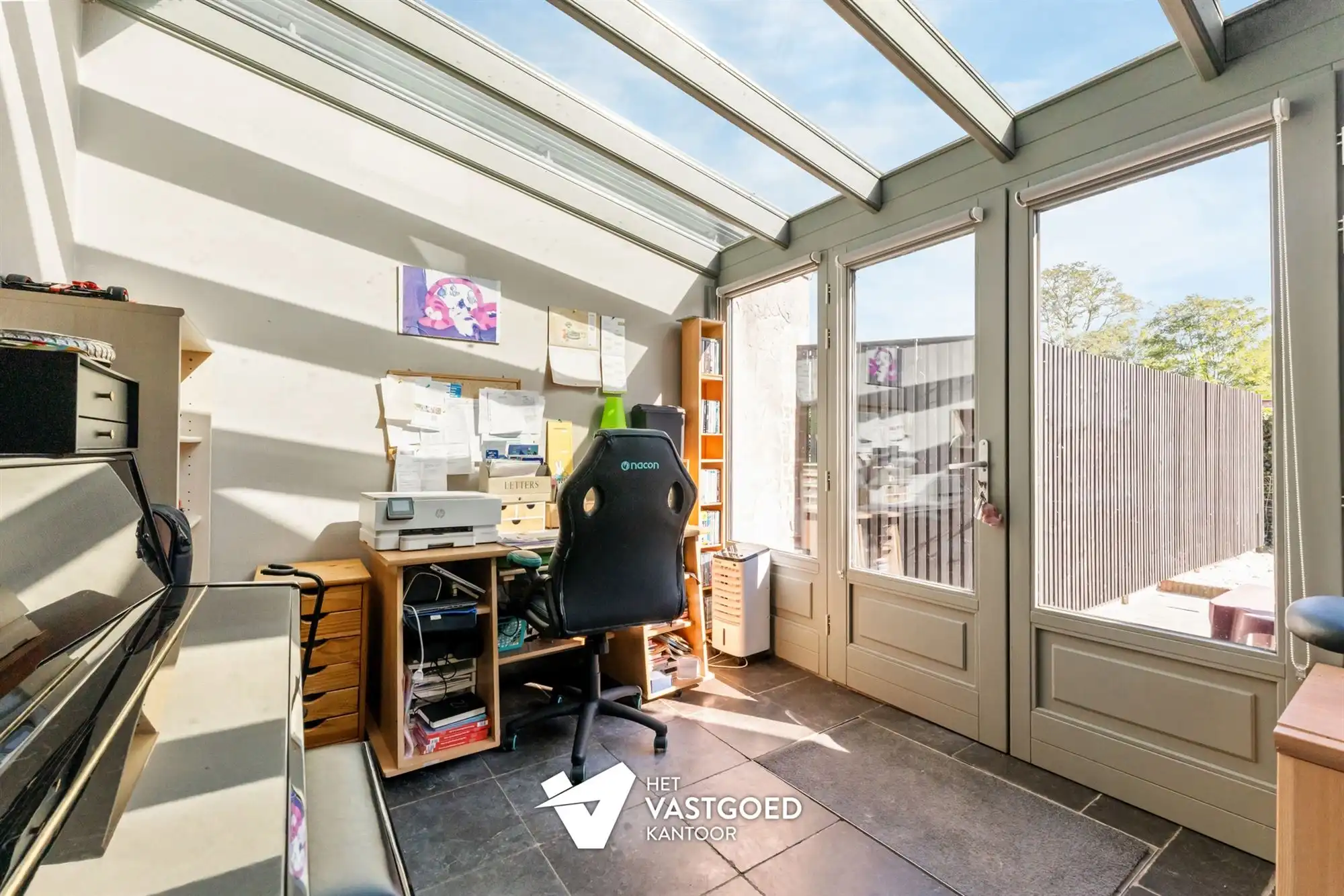 GELIJKVLOERS APPARTEMENT MET STAANPLAATS EN AFGESLOTEN GARAGE TE BERINGEN foto 17