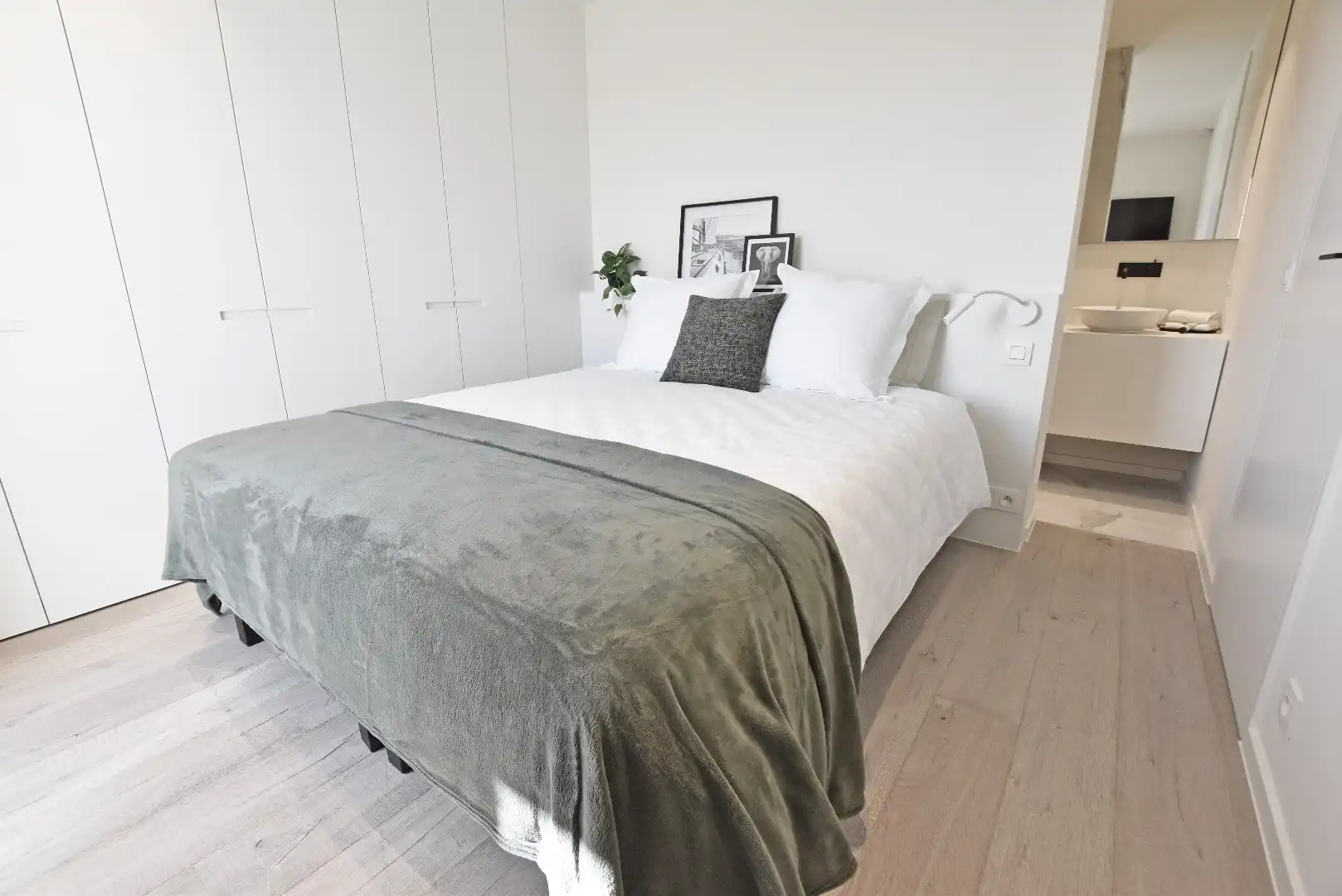 Prachtige totaalrenovatie met uitgestrekt zicht over het Zegemeer.  foto 10