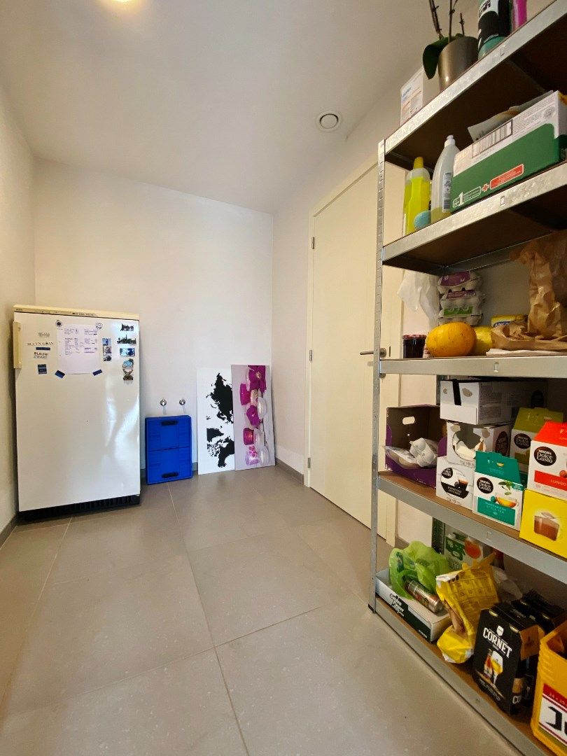 Recent vernieuwde woning met 4slpk, garage, zuidgerichte tuin & buitenberging foto 10