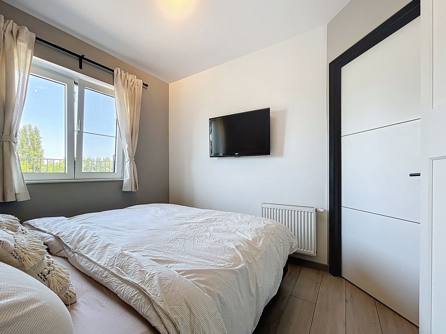 Penthouse te koop in Lint.  Modern wonen met een vleugje rust in de Zuidrand van Antwerpen! foto 11