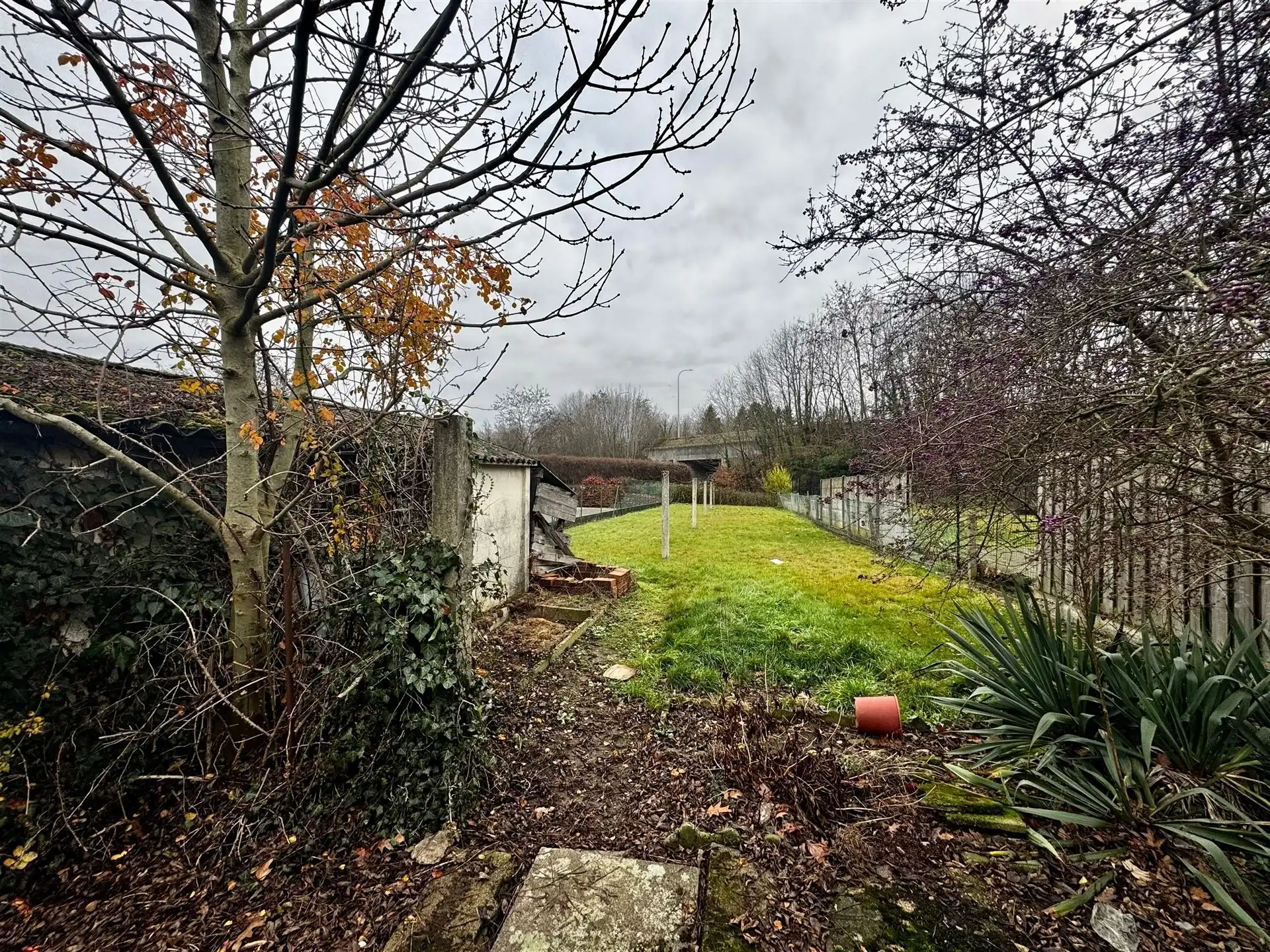 Halfopen te verbouwen woning op rustige locatie in Maasmechelen foto 15