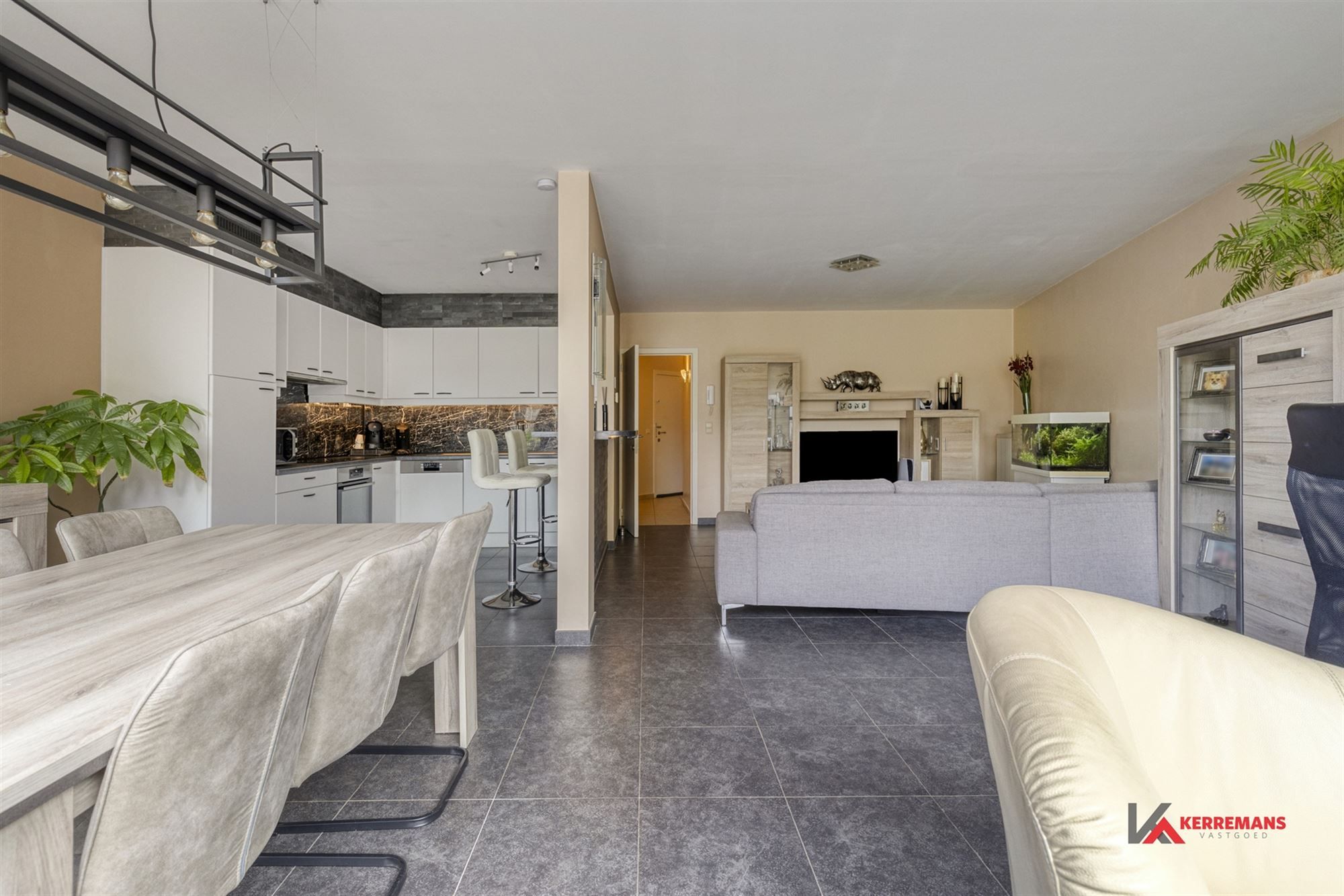 Gelijkvloers appartement met 2 slaapkamers, tuin en garage.  foto 4