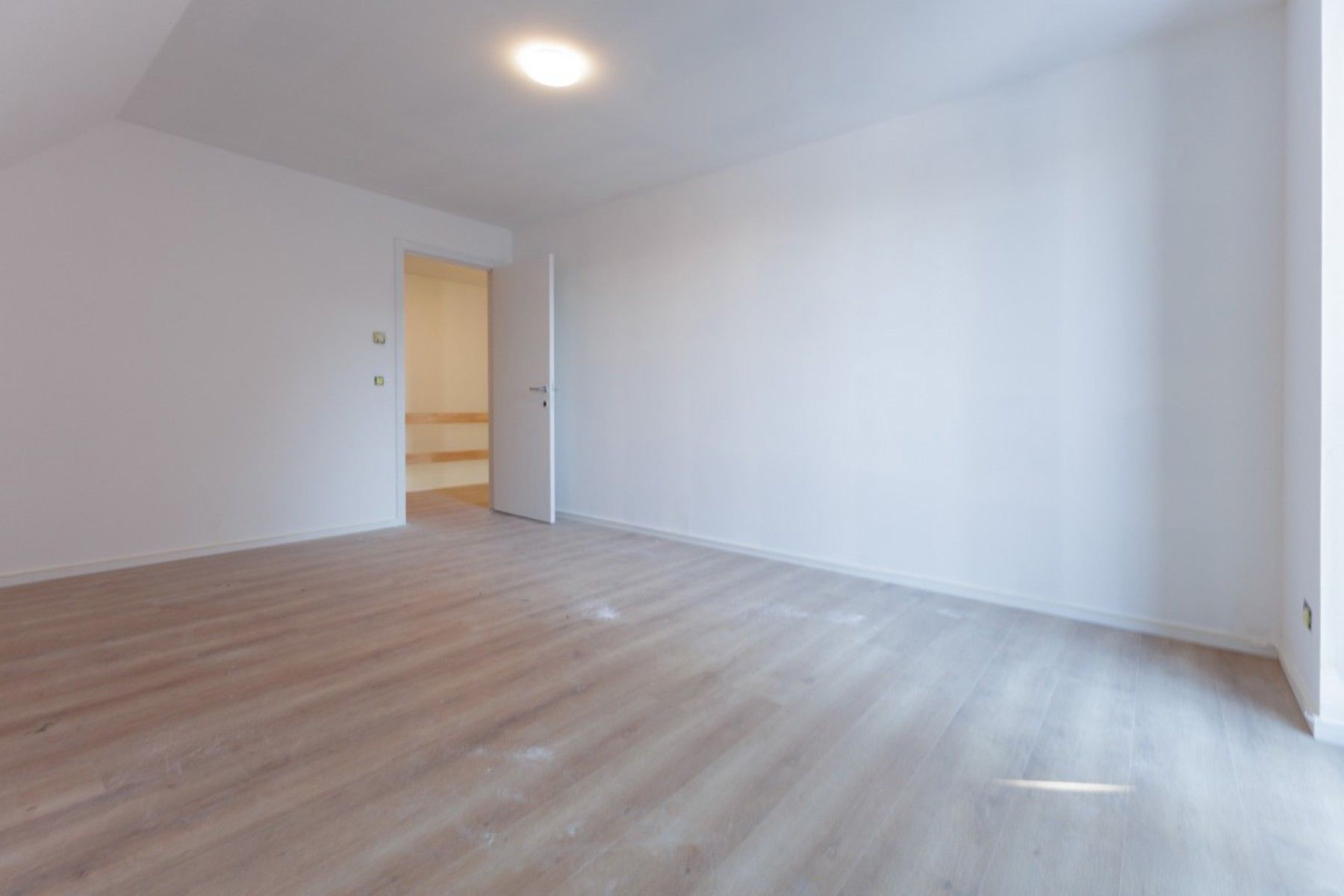 Ruime nieuwbouwwoning foto 22