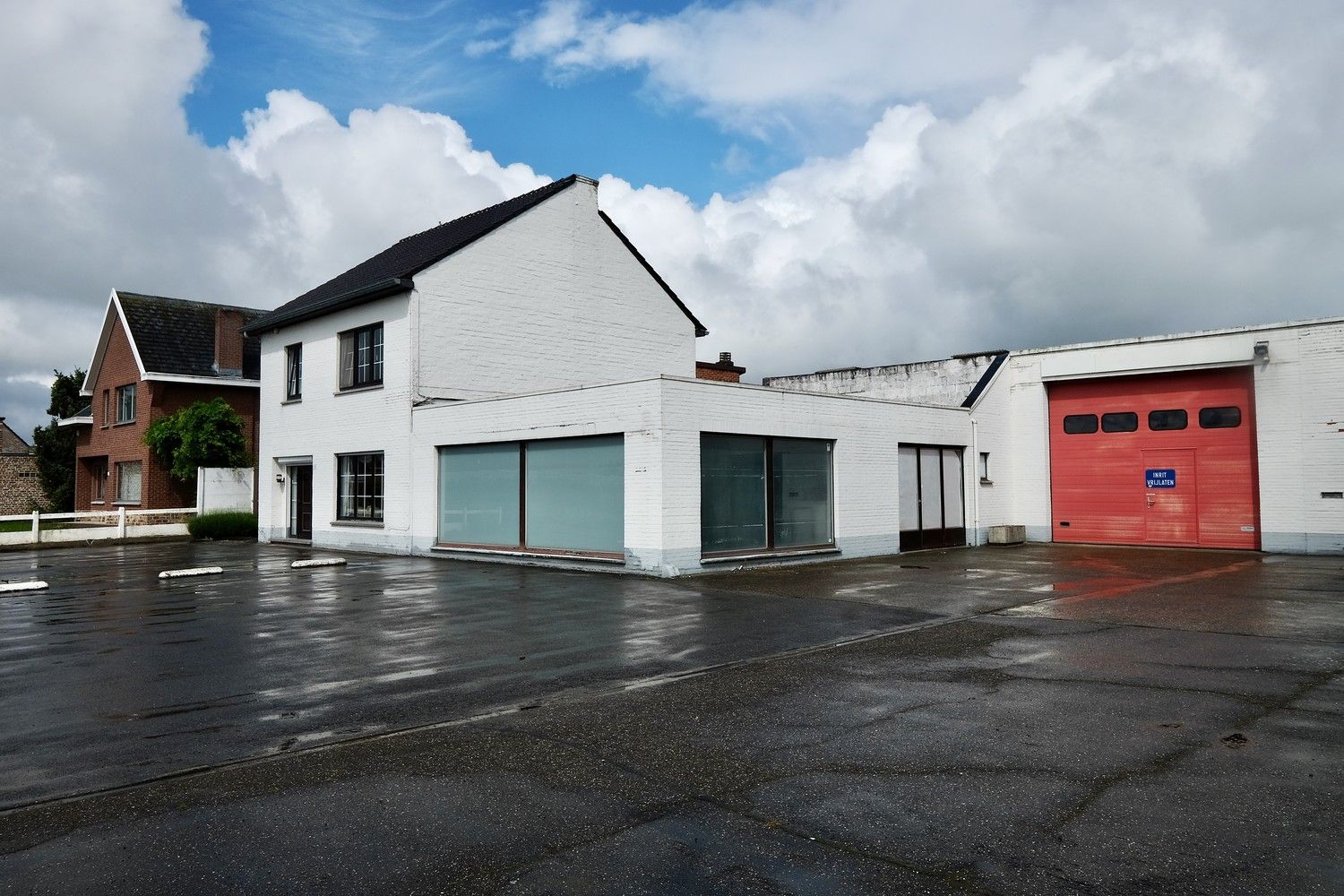 TE KOOP: Praktisch Wonen in Wellen: Ruime Woning met Veelzijdige Werk/Hobbyruimte (voormalige autogarage) foto 3