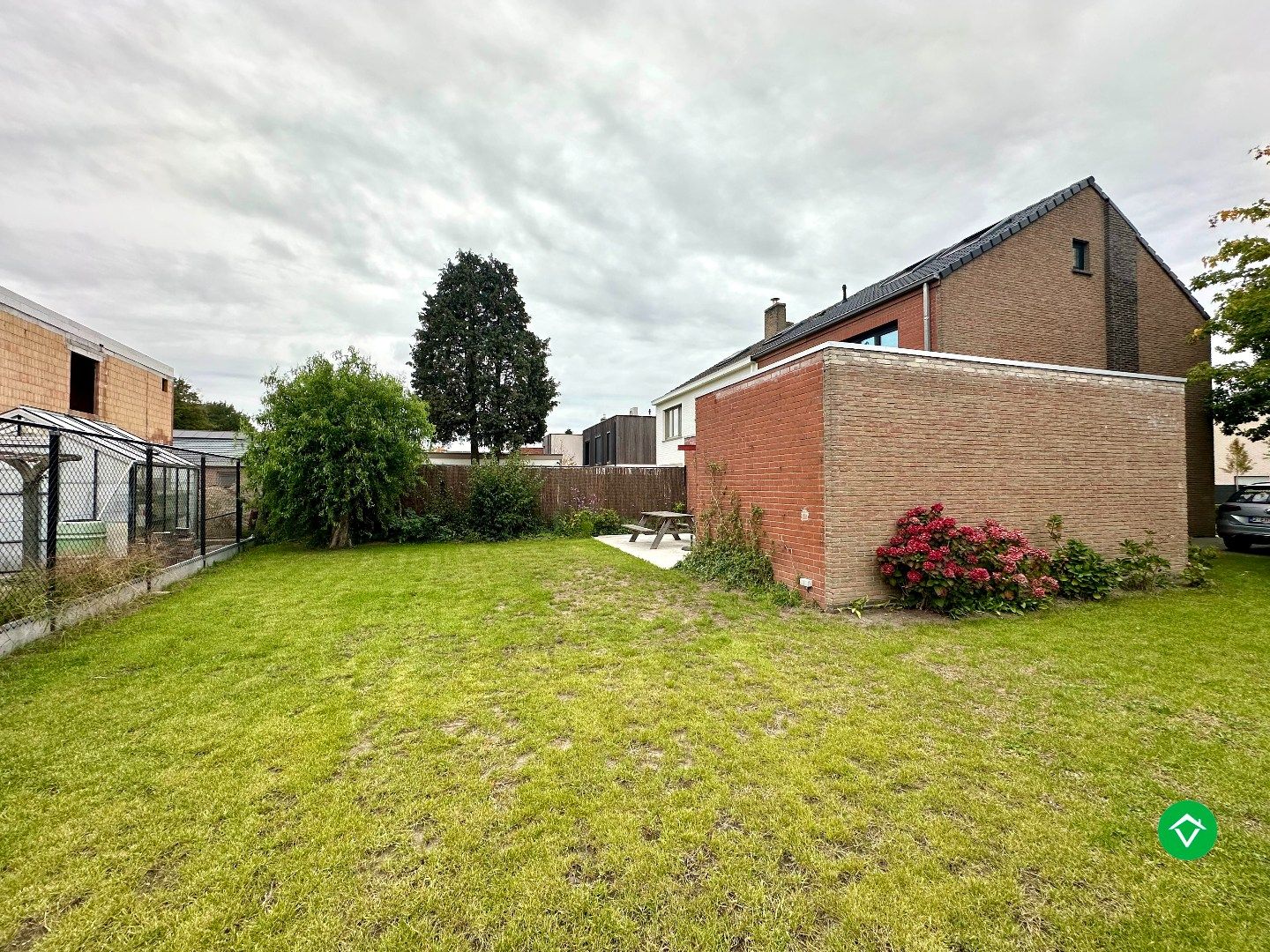 Instapklare gezinswoning met zonnige tuin, drie slaapkamers en garage te Sint-Andries foto 24