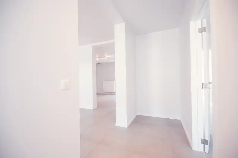 --- NIEUW --- Ruime, volledig gerenoveerde woning (±164m²) met 4 slaapkamers foto 18