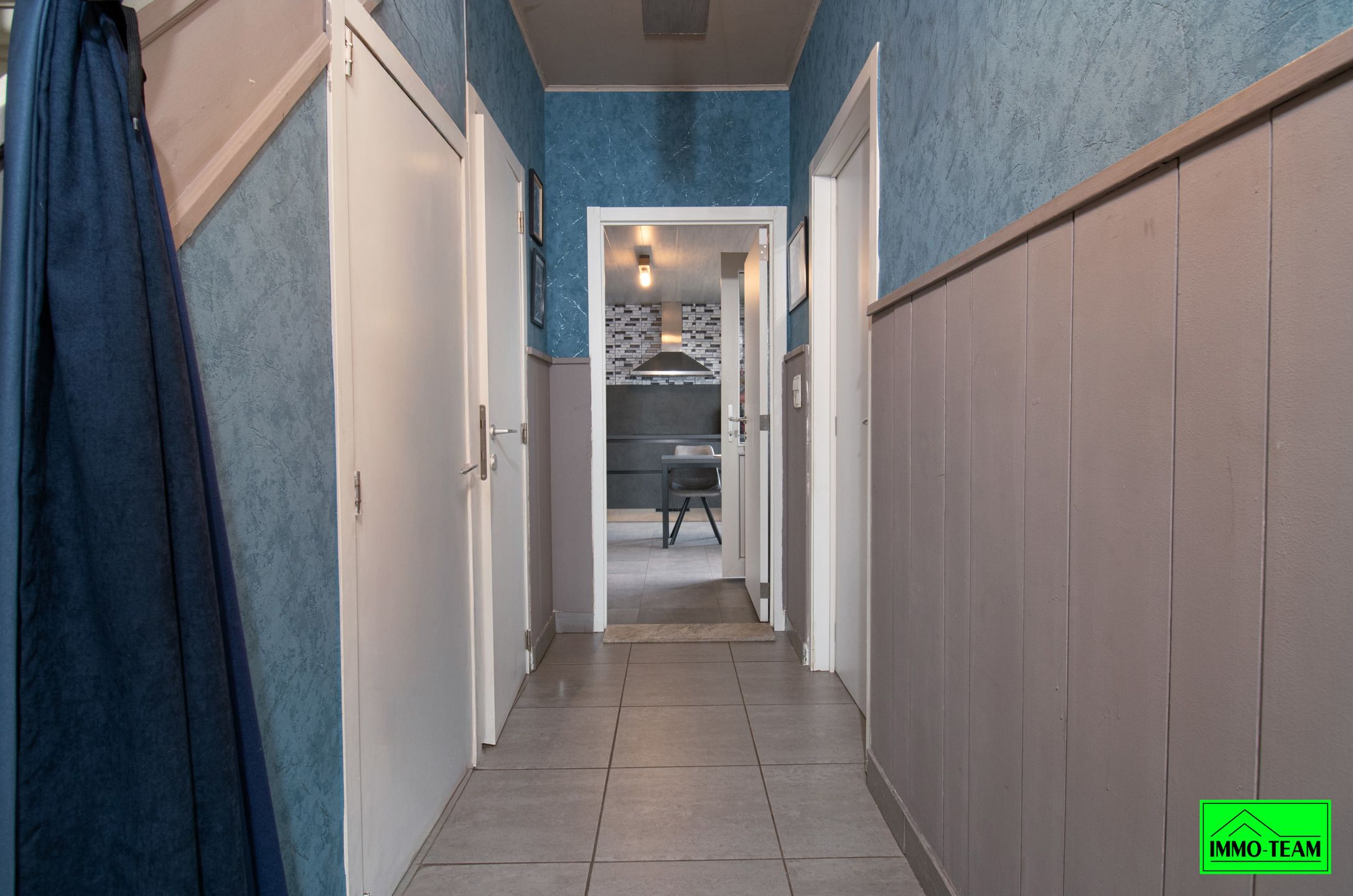 Gezinswoning nabij centrum met 2 slaapkamers foto 2