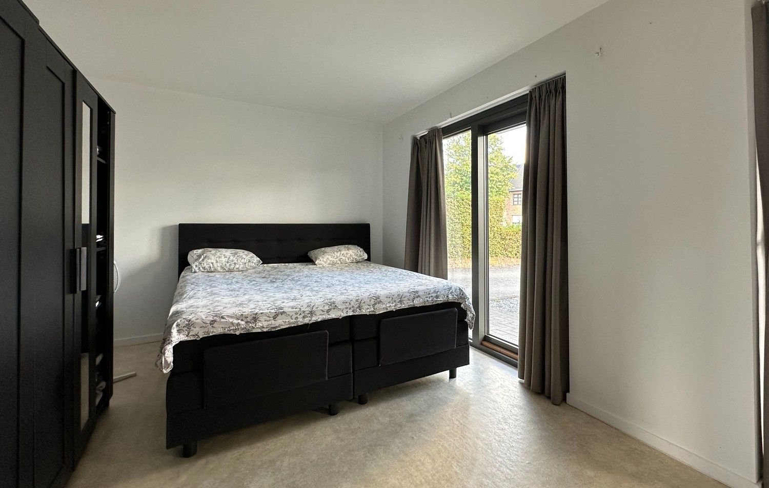 Mooi, recent appartement met twee slaapkamers op centrale locatie te Wommelgem foto 5