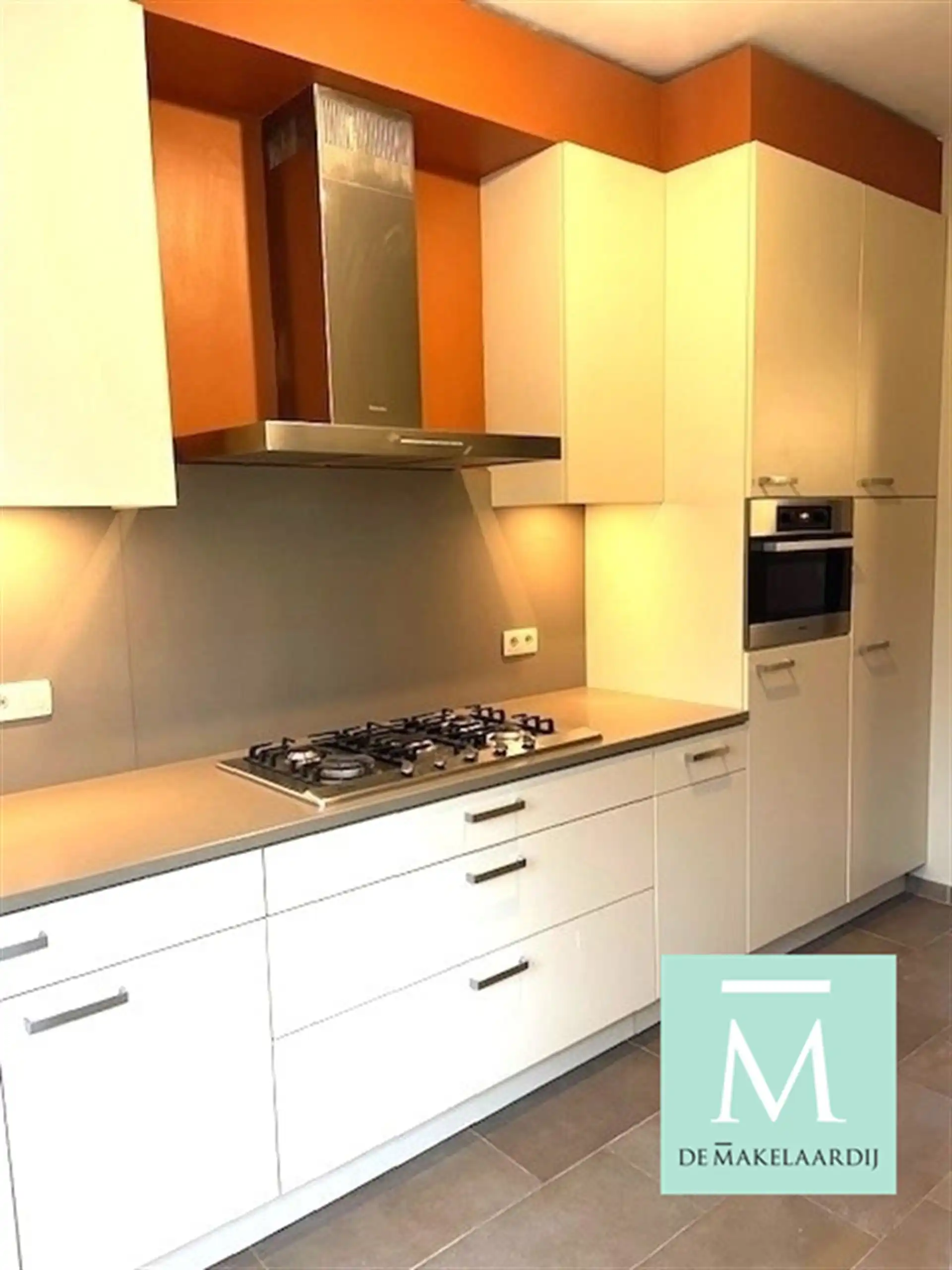 Verzorgde, goed en rustig gelegen woning met 3 of zelfs 4 slaapkamers en gezellig tuintje! foto 4