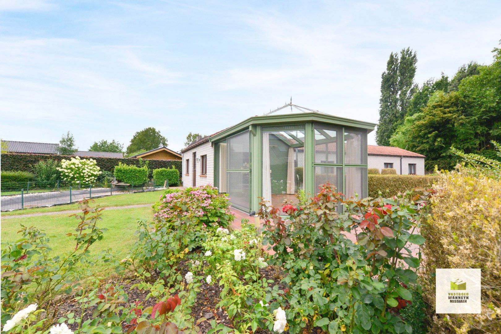 Compacte gelijkvloerse woning met 2 slaapkamers, garage en tuin op 1303m2 foto 6