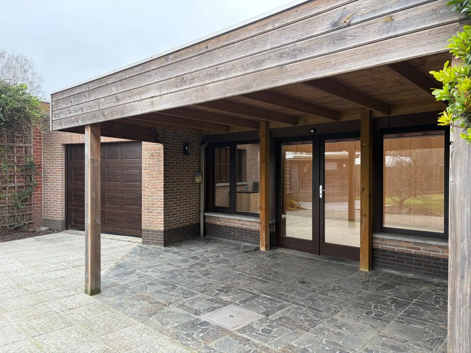 Ruime halfopen woning met 3 slaapkamers, garage en zonnige tuin in het centrum van Deinze foto 21