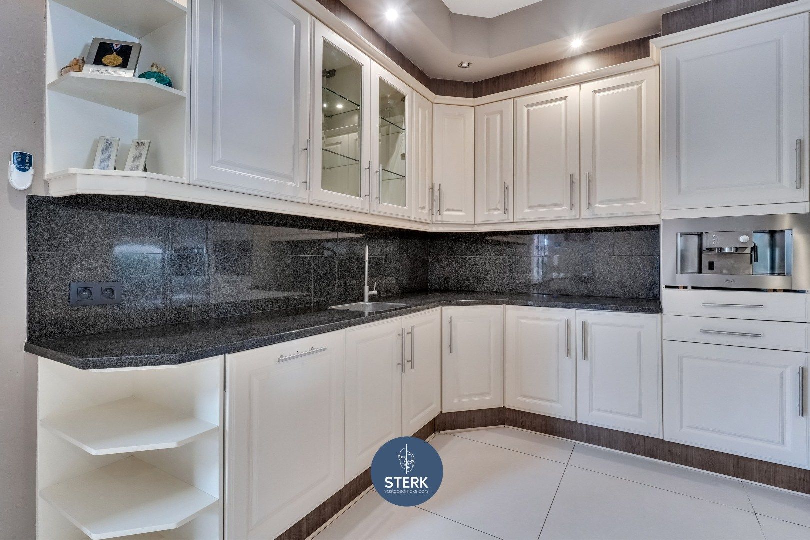 CHARMANTE VILLA MET 5 SLPKS OP EEN GUNSTIGE LOCATIE NABIJ NEDERLAND !  foto 10