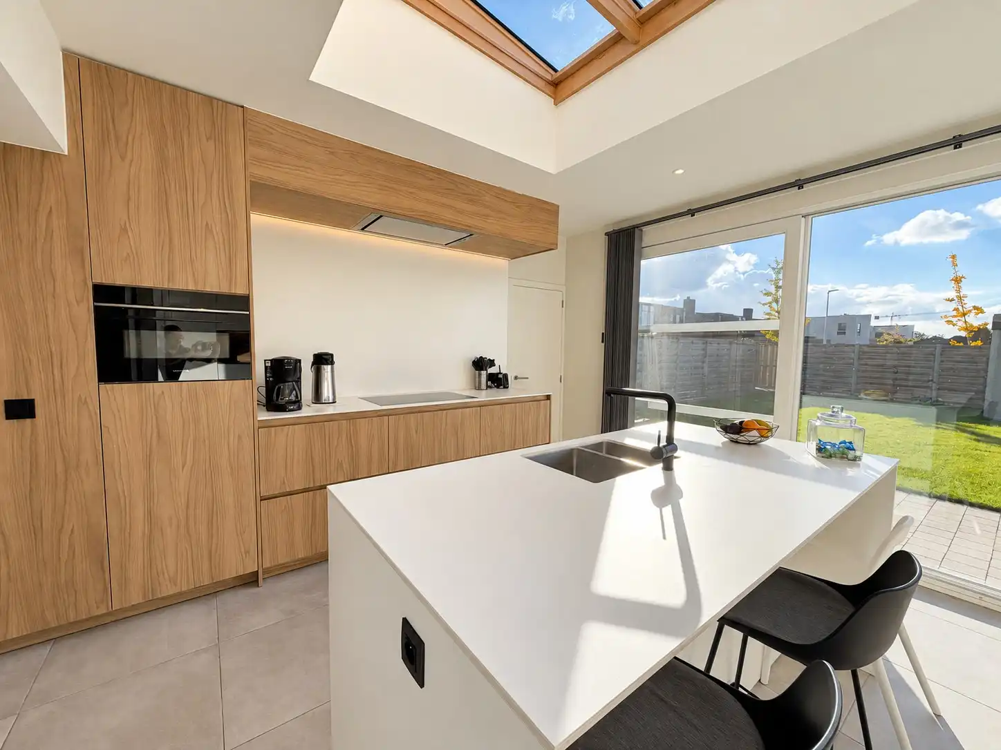 Totaalrenovatie met 3 slaapkamers, zonnige tuin en EPC B foto 3