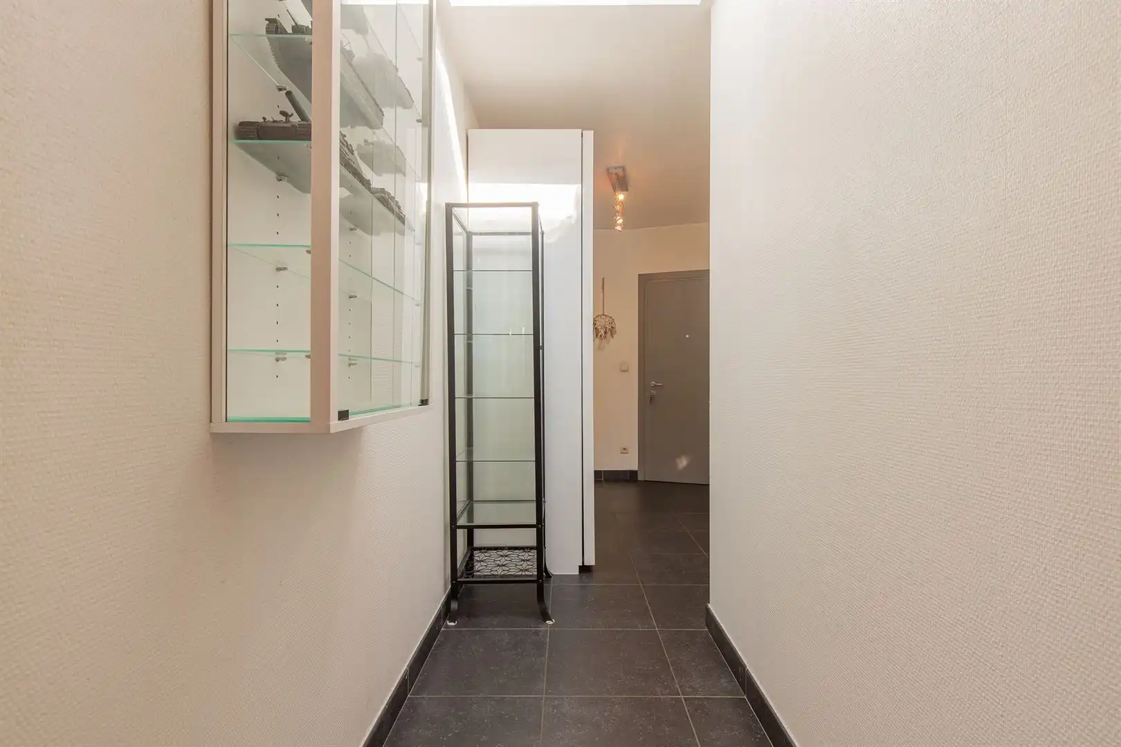 Instapklaar dakappartement met terras en EPC-label A in Beveren foto 24