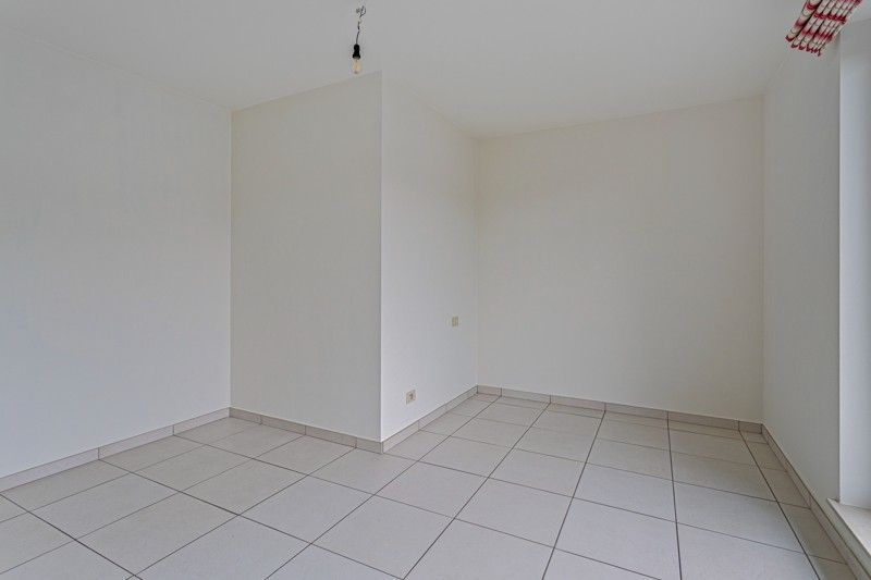 Ruim 2 slaapkamer appartement TE KOOP in residentie Den Hert in hartje Oostrozebeke! foto 15