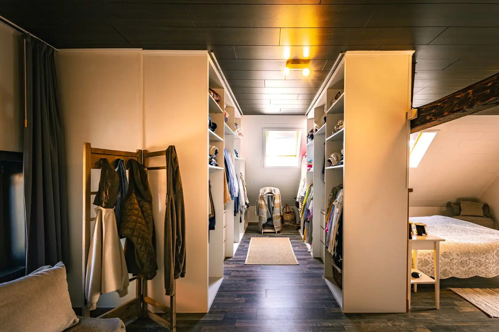 Unieke hoeve met schuur op 2.809m² gelegen in “valleigebied” te Boekhoute foto 11