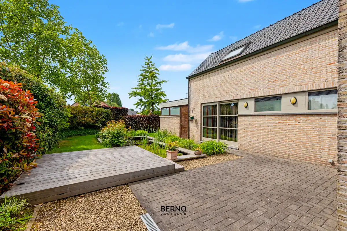 Rustig gelegen open bebouwing met ruime tuin foto 18