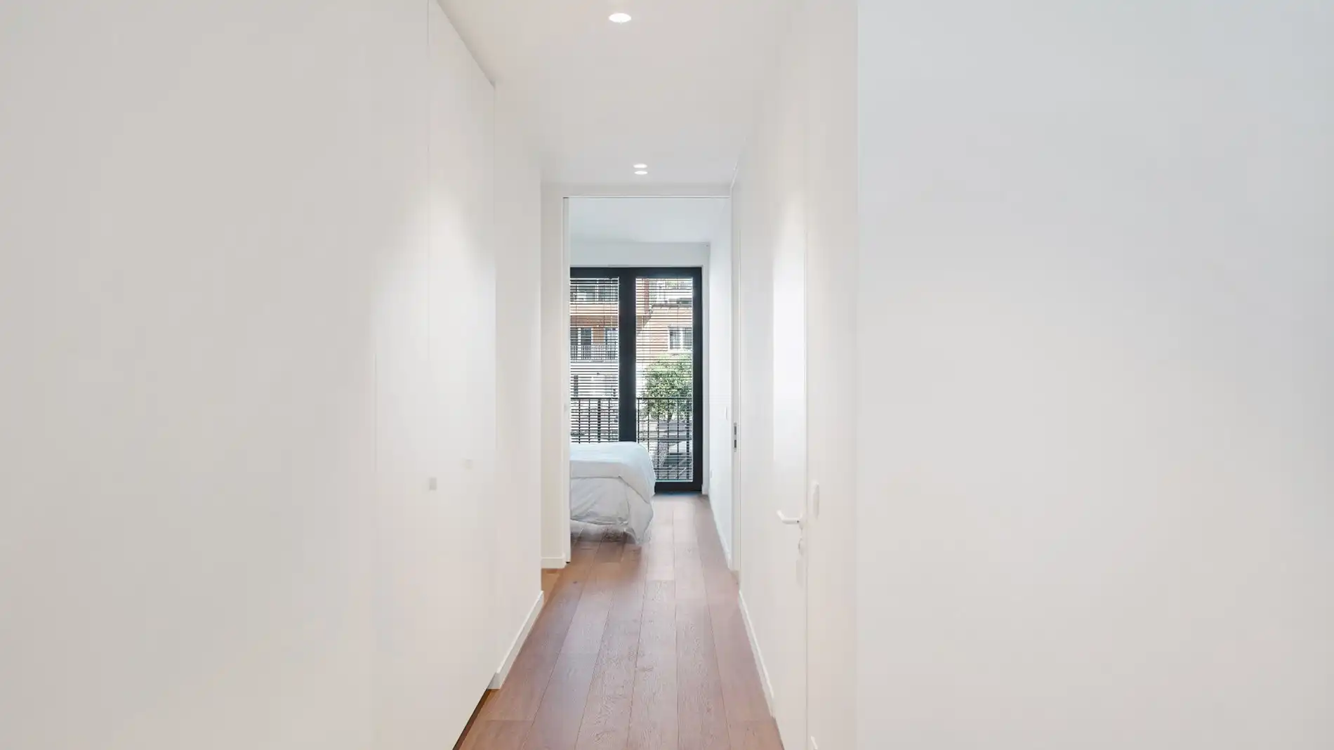 Nieuw appartement gelegen aan de zuidkant van het vernieuwde Burg. Fr. Desmidtplein. Gevelbreedte van ca. 8 meter. foto 28