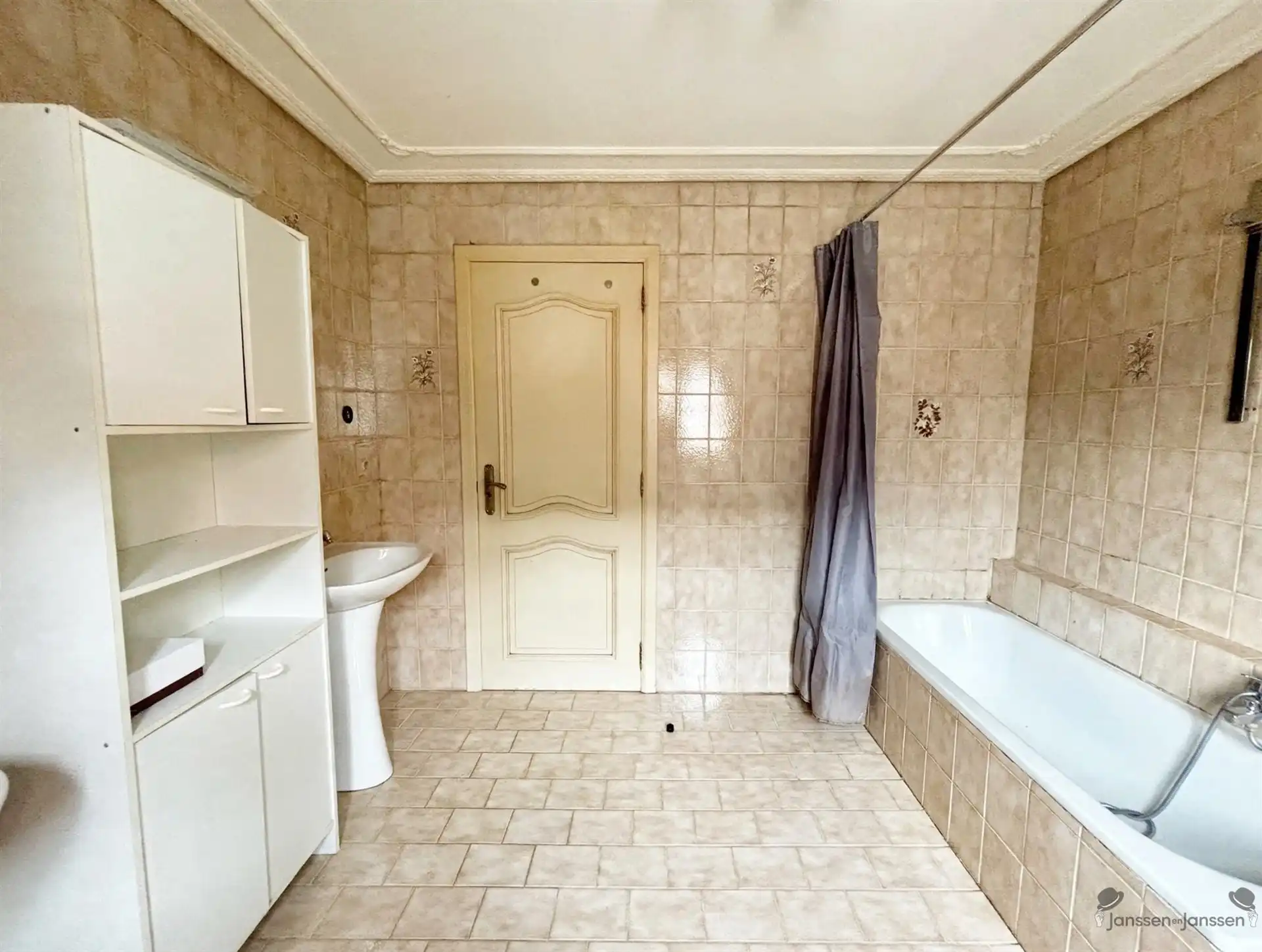 Ruime woning met 5 slaapkamers en tuin foto 10