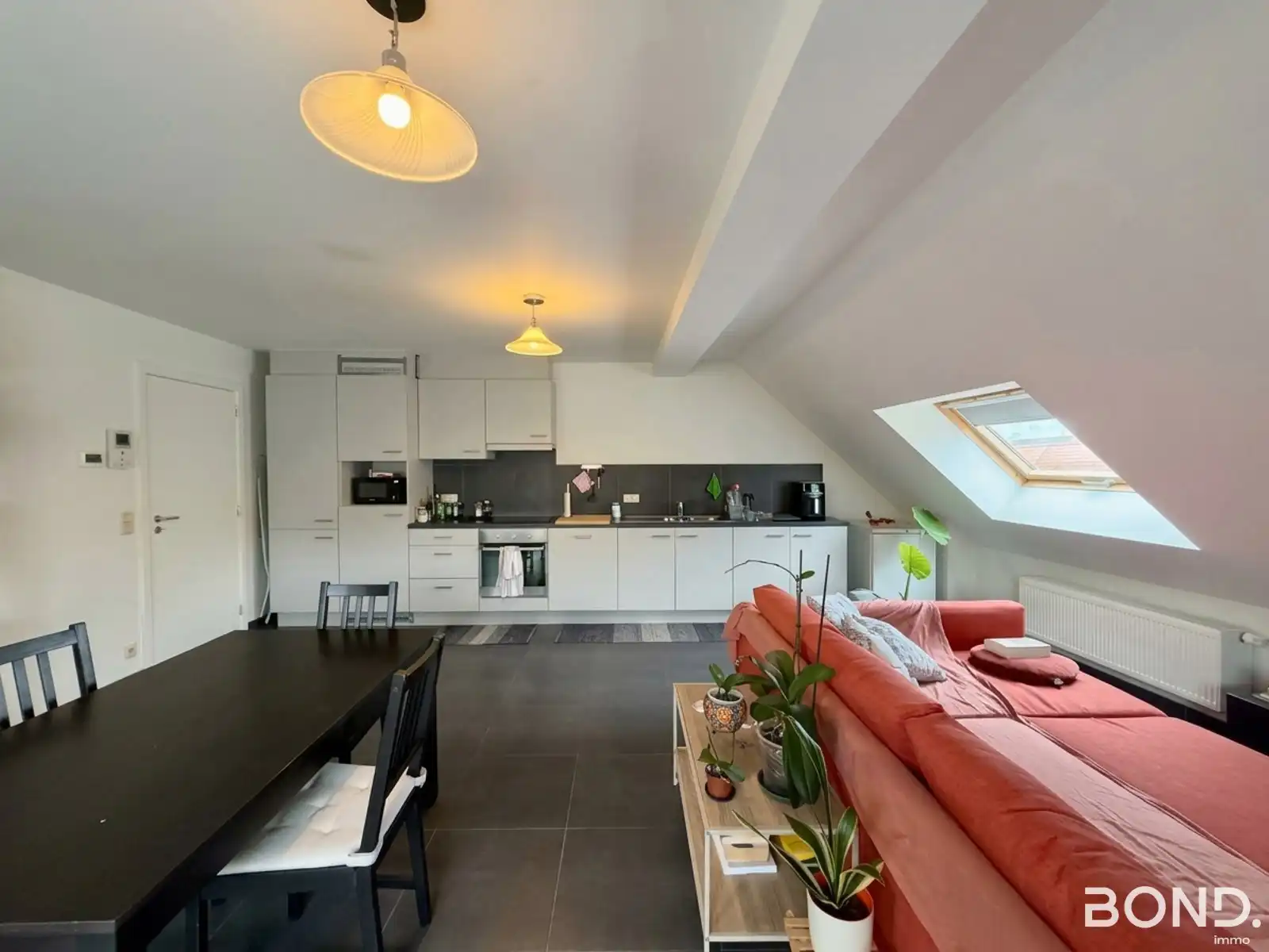 Vernieuwd appartement met 1 slaapkamer in hartje Leuven! foto 2