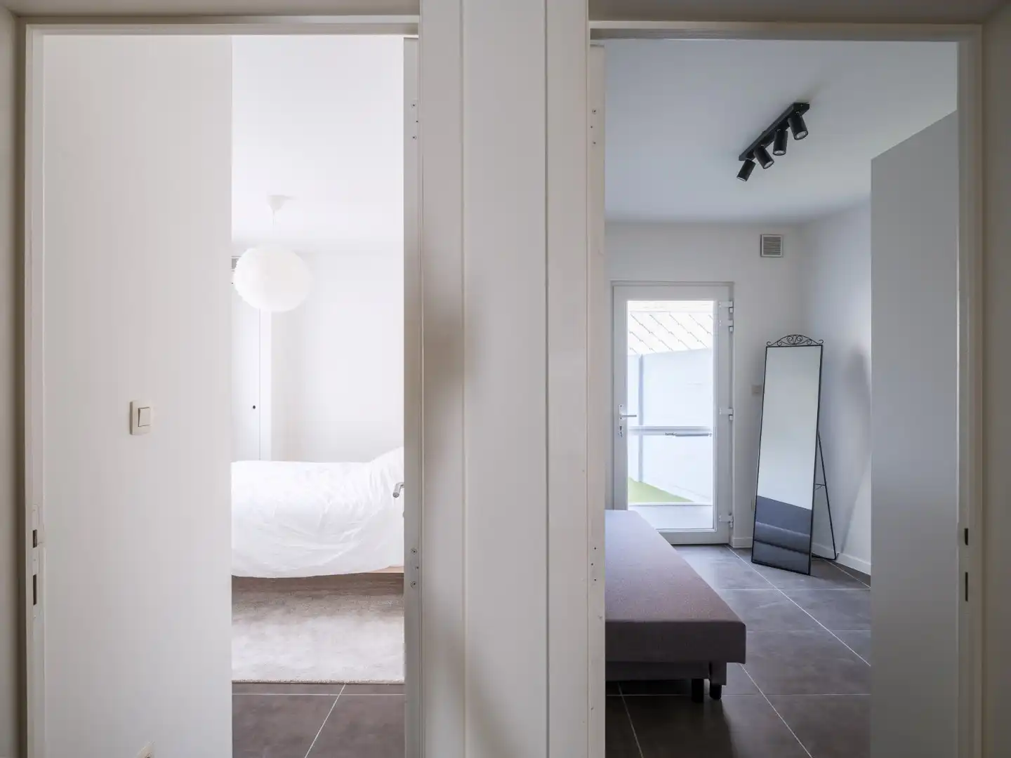 Gelijkvloers 3 slaapkamer appartement met leuk terras foto 13