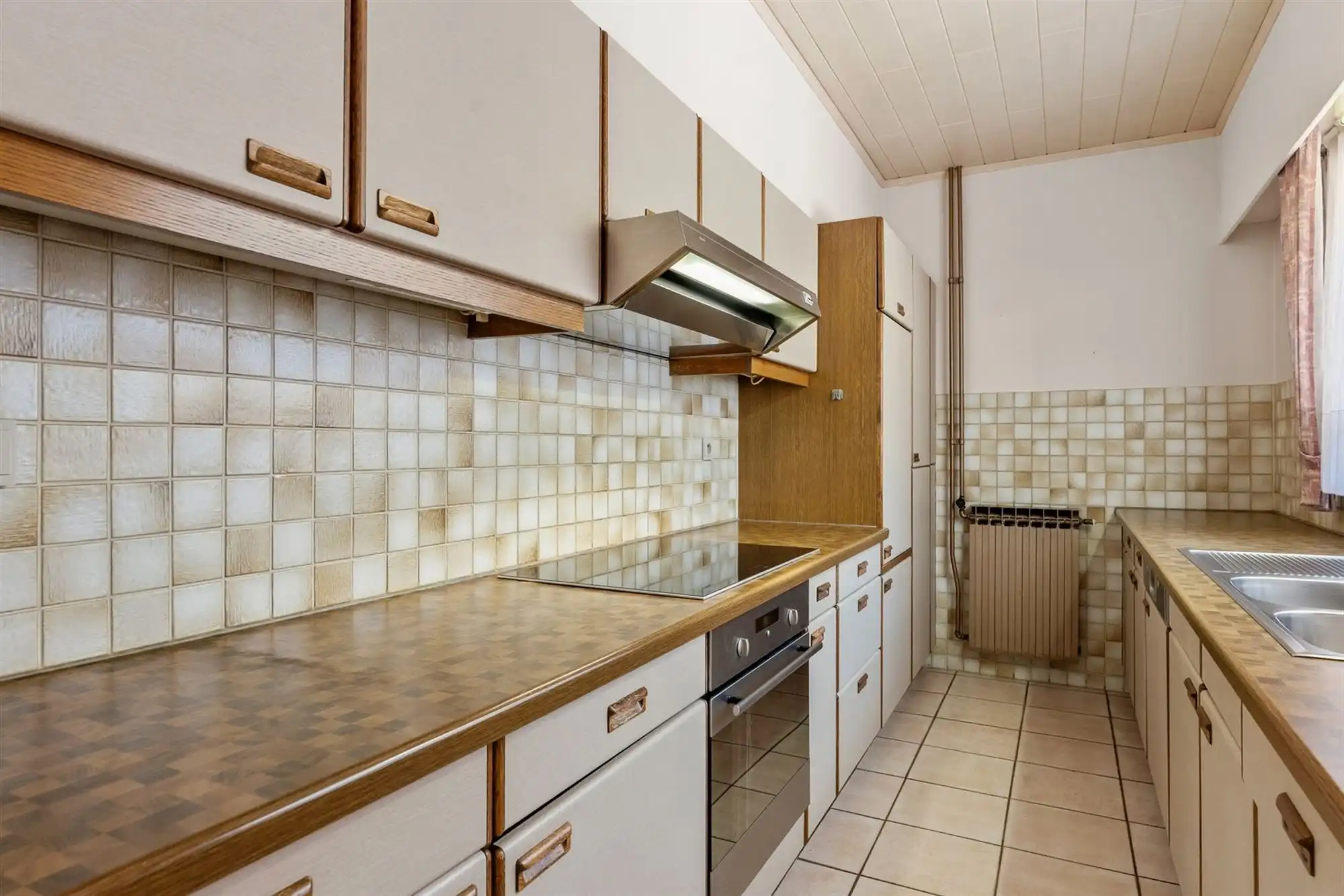 GOED ONDERHOUDEN GELIJKVLOERSE WONING MET 3 SLAAPKAMERS RUSTIG GELEGEN TE STAL foto 15