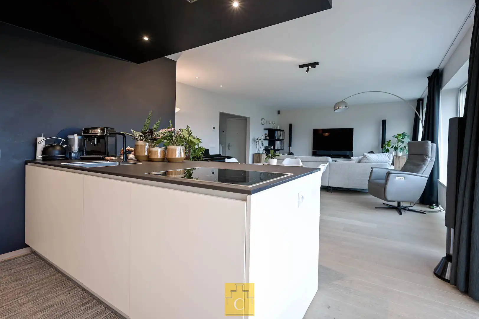 knappe penthouse met zicht op 't Stil Ende en het Graaf Visartpark foto 9