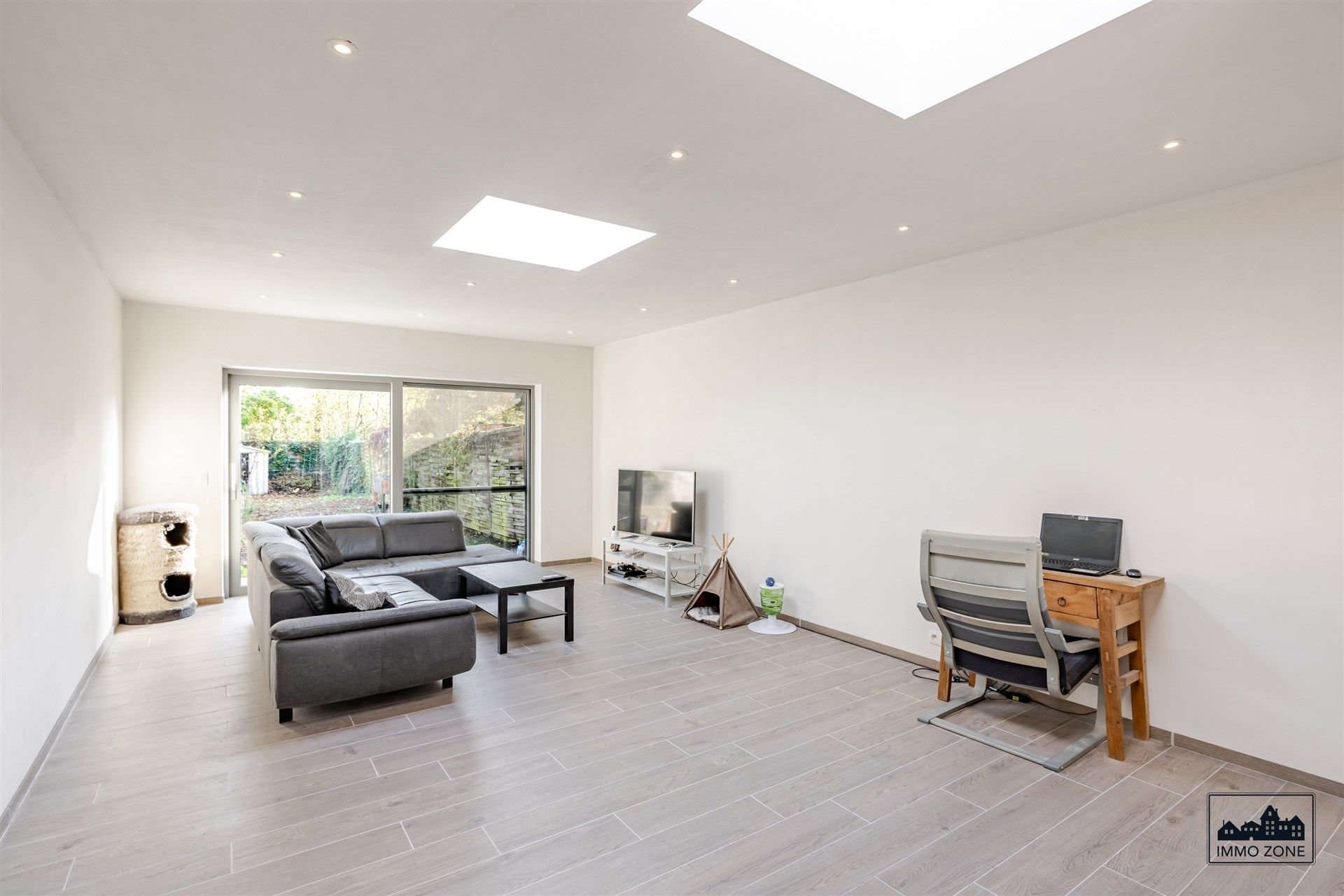 Instapklare, aangename rijwoning op centrale locatie! foto 6