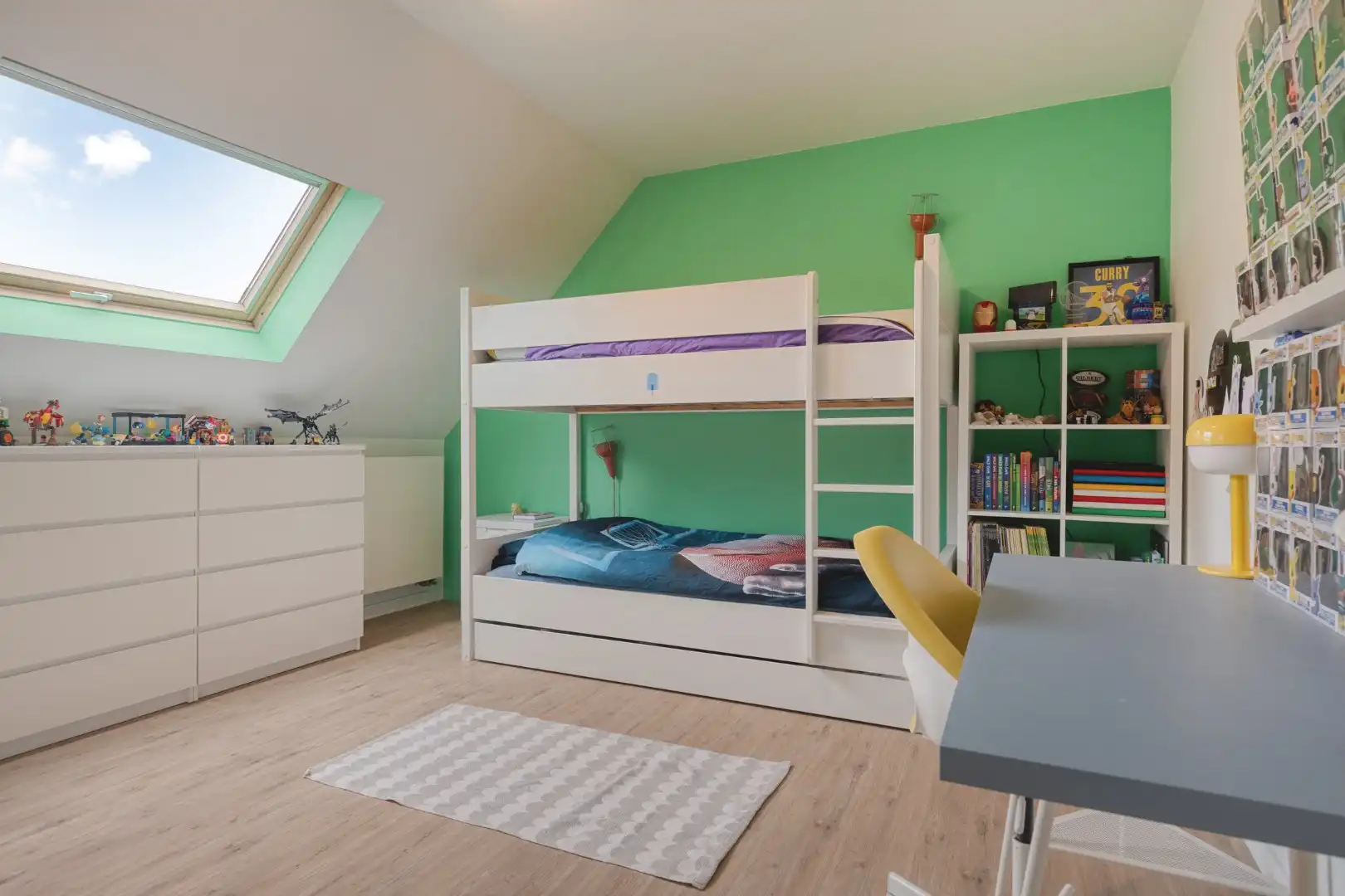 Instapklare bel-etagewoning met dubbele garage en tuin in het centrum van Retie foto 19