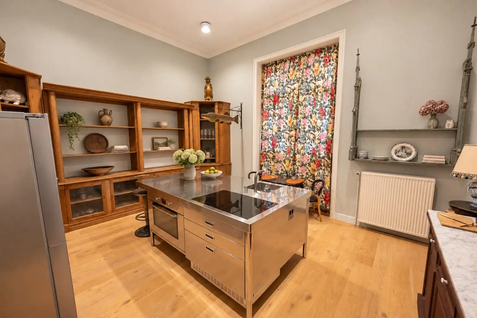 IMPOSANT KARAKTERVOL NEOCLASSICISTISCH HERENHUIS foto 10