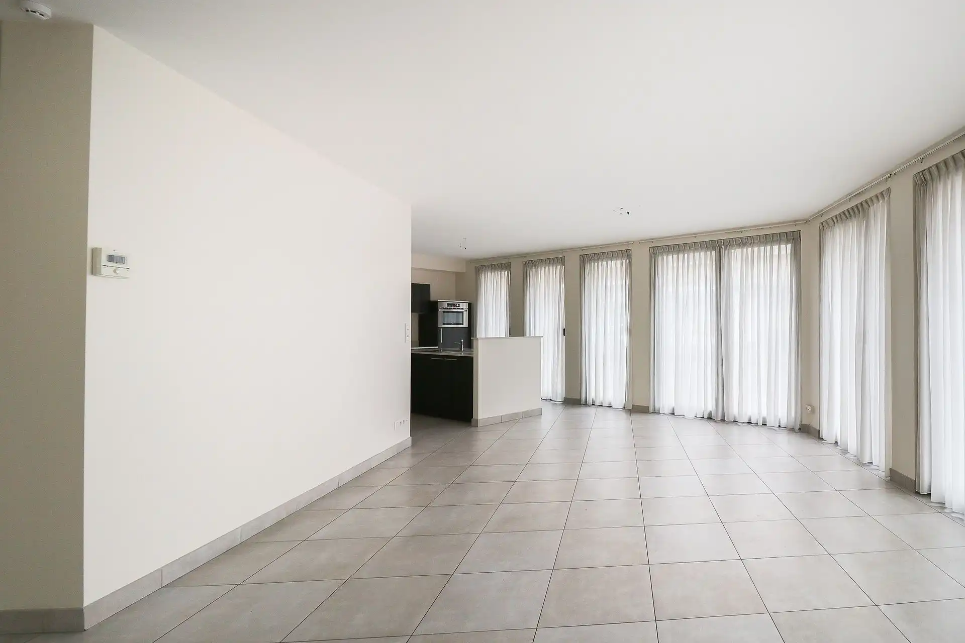 Gelijkvloers appartement met ruime leefkeuken in Wilrijk foto 6