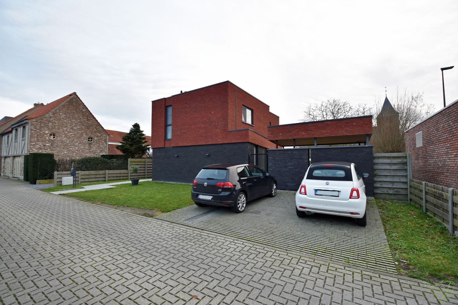 Prachtige nieuwbouwwoning te huur in Oosteeklo! foto 1