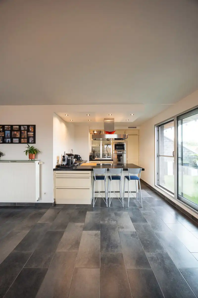 Prachtig dakappartement met ruime zolder en carport! foto 7