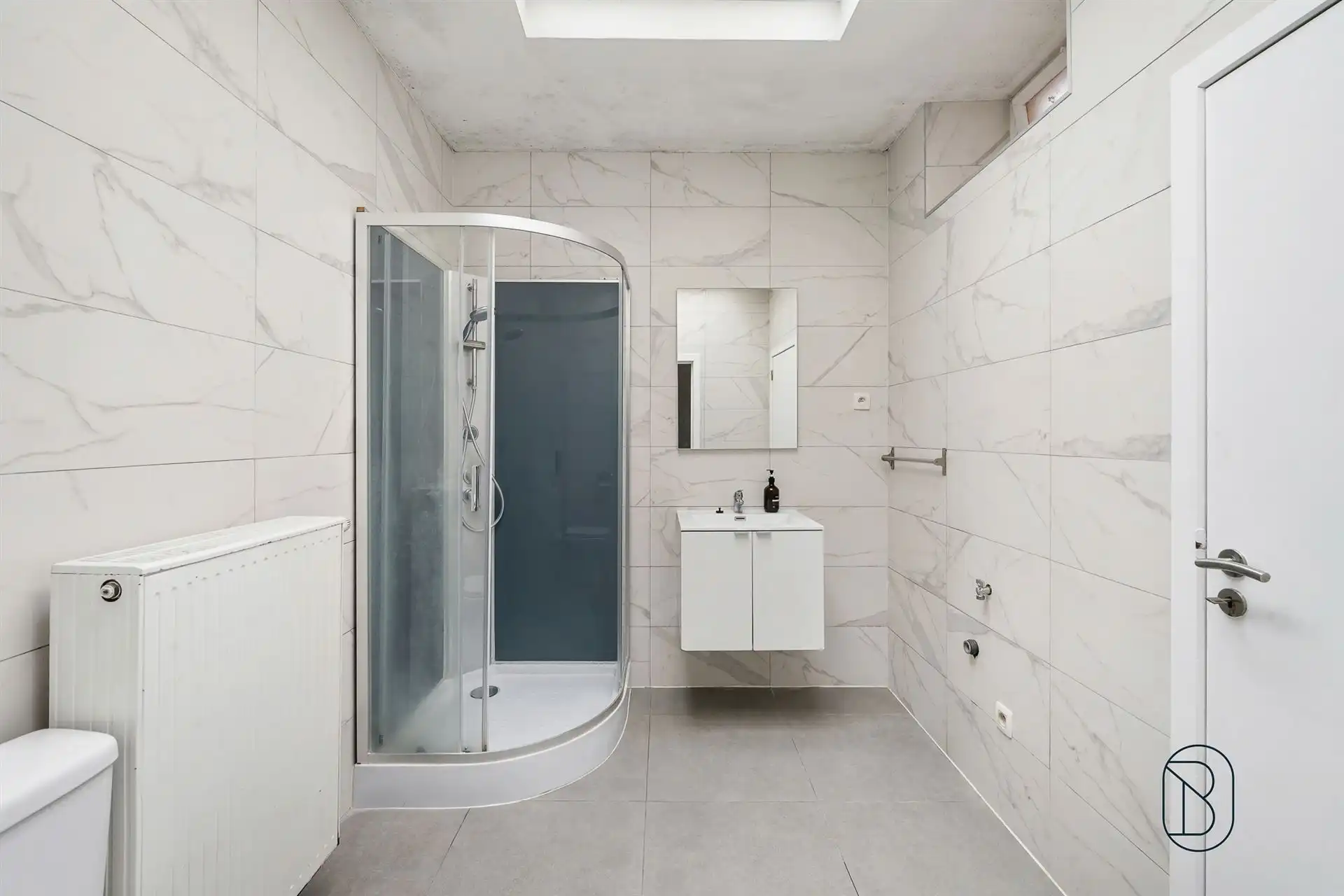 Goedgelegen gerenoveerde woning foto 16