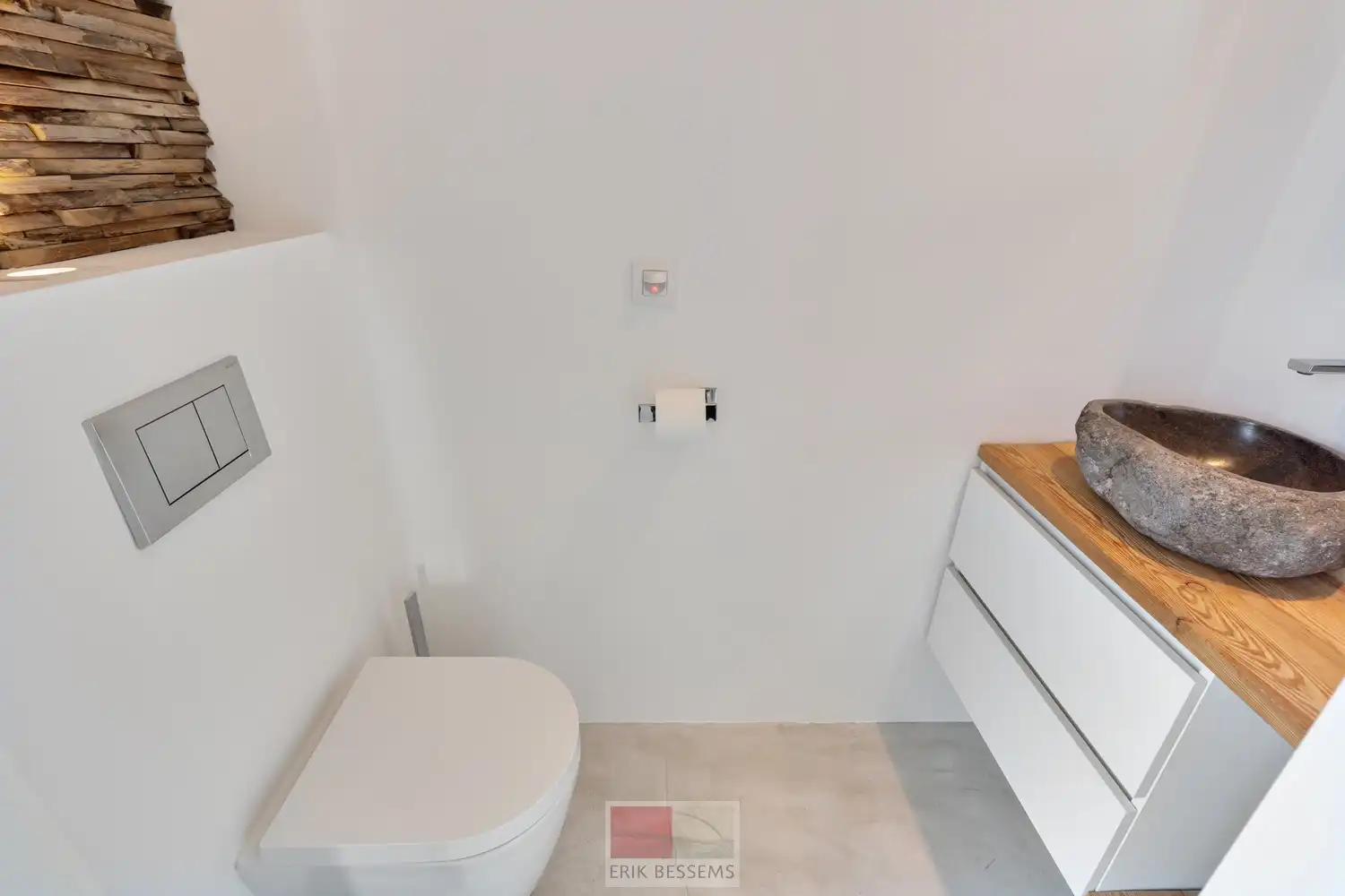 Op een royaal perceel van circa 910 m² ligt deze moderne en energiezuinige woning van circa 177 m² bewoonbare oppervlakte, met een weids panorama over het Limburgse Heuvelland. foto 7